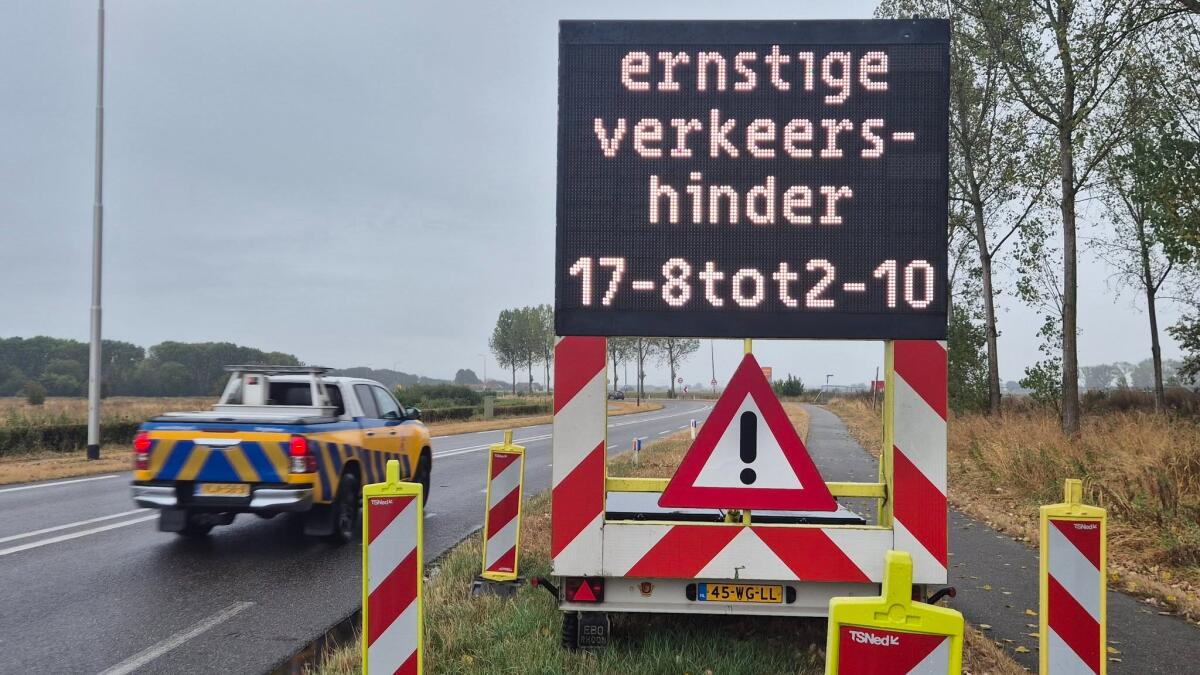 Vanaf vandaag verkeershinder op drukke verbinding tussen Maaseik en Nederland