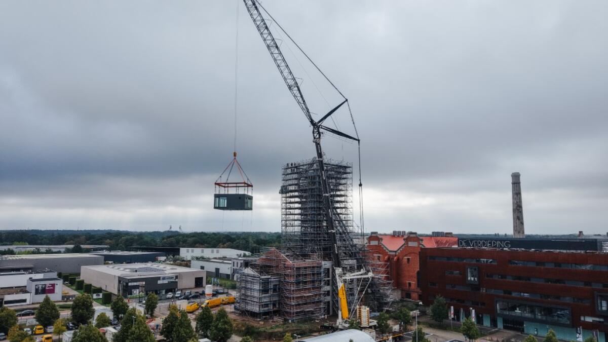 Nieuwe skybox boven op schachtbok van The Pit in Heusden-Zolder
