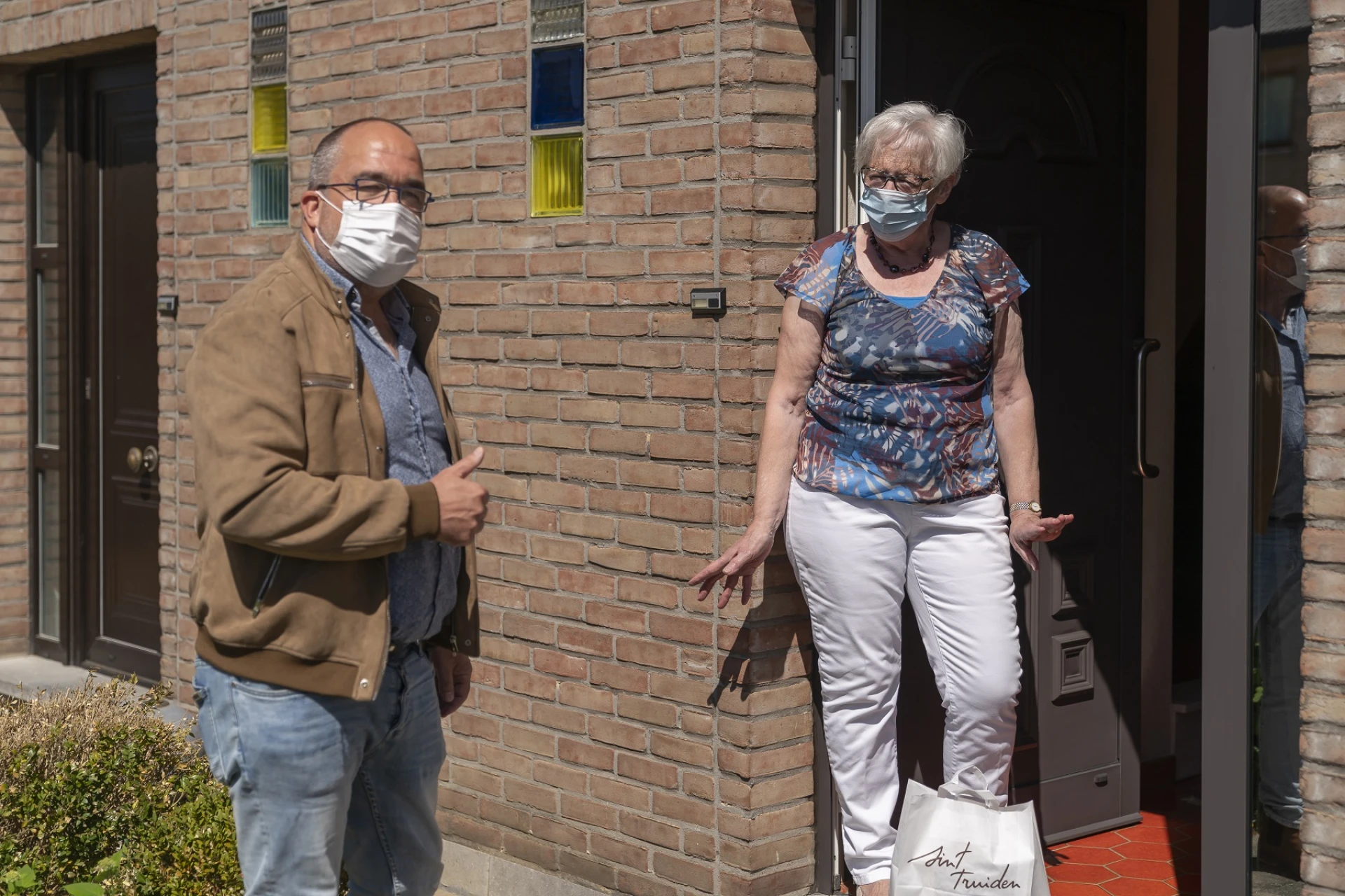 Bibliotheek Toni Coppers levert duizendste boekenpakket aan huis