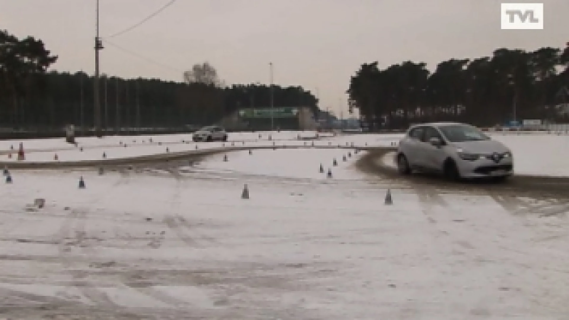 Rijden in de sneeuw op Circuit Zolder