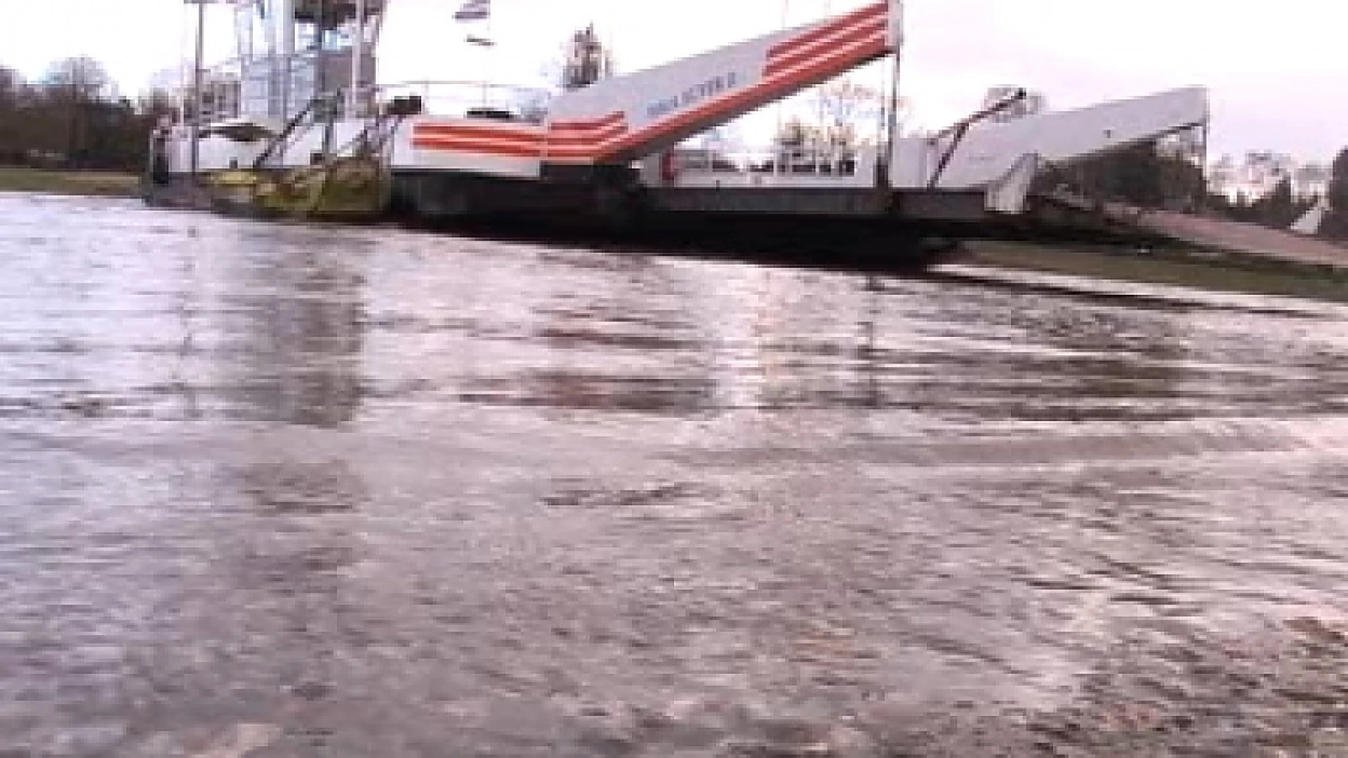 Veerpont Meeswijk opnieuw defect