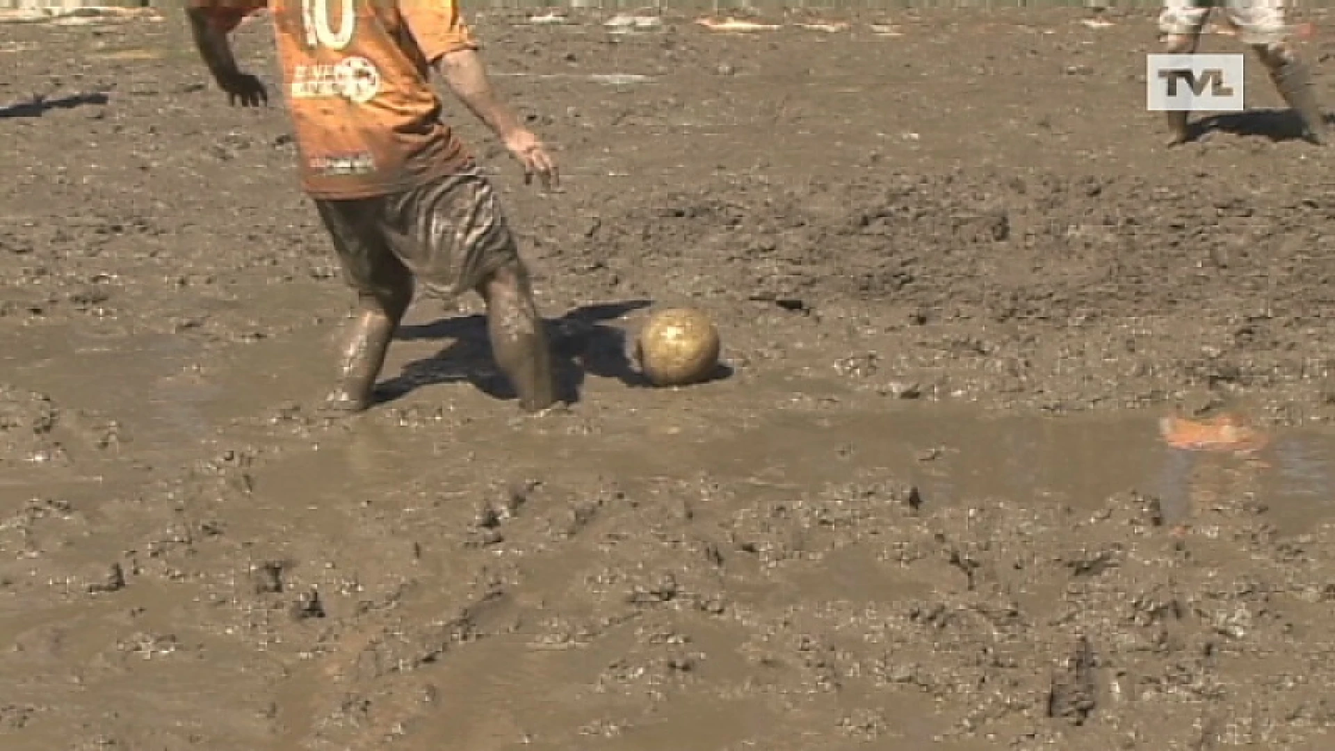 EK moddervoetbal in Hechtel-Eksel