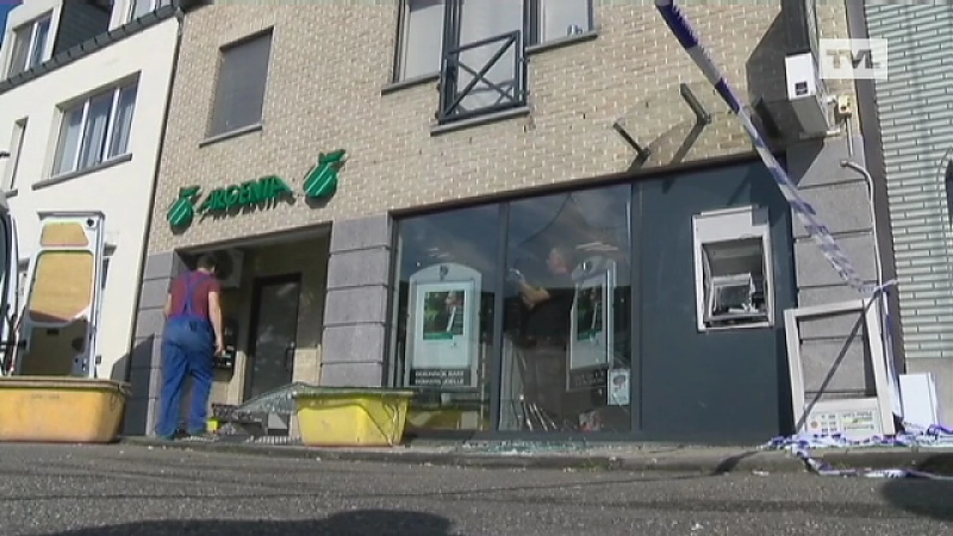 Dieven blazen bankautomaat op, maar vertrekken met lege handen