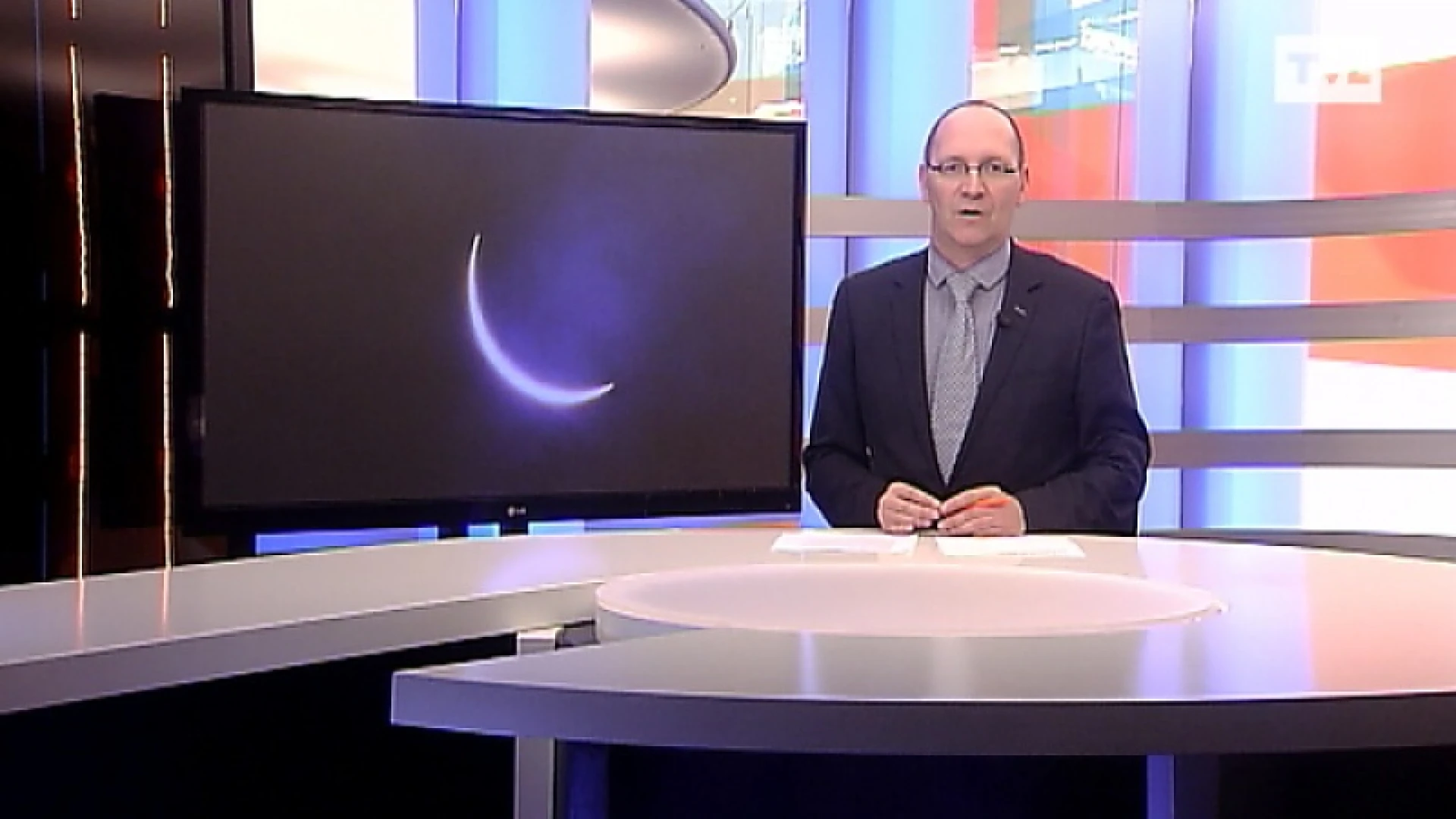 Zonsverduistering door lens van regisseur