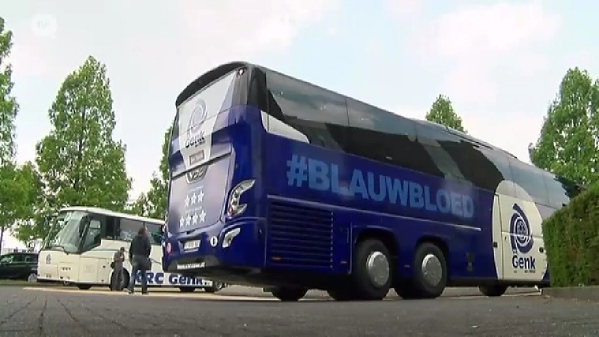 De nieuwe spelersbus van KRC Genk