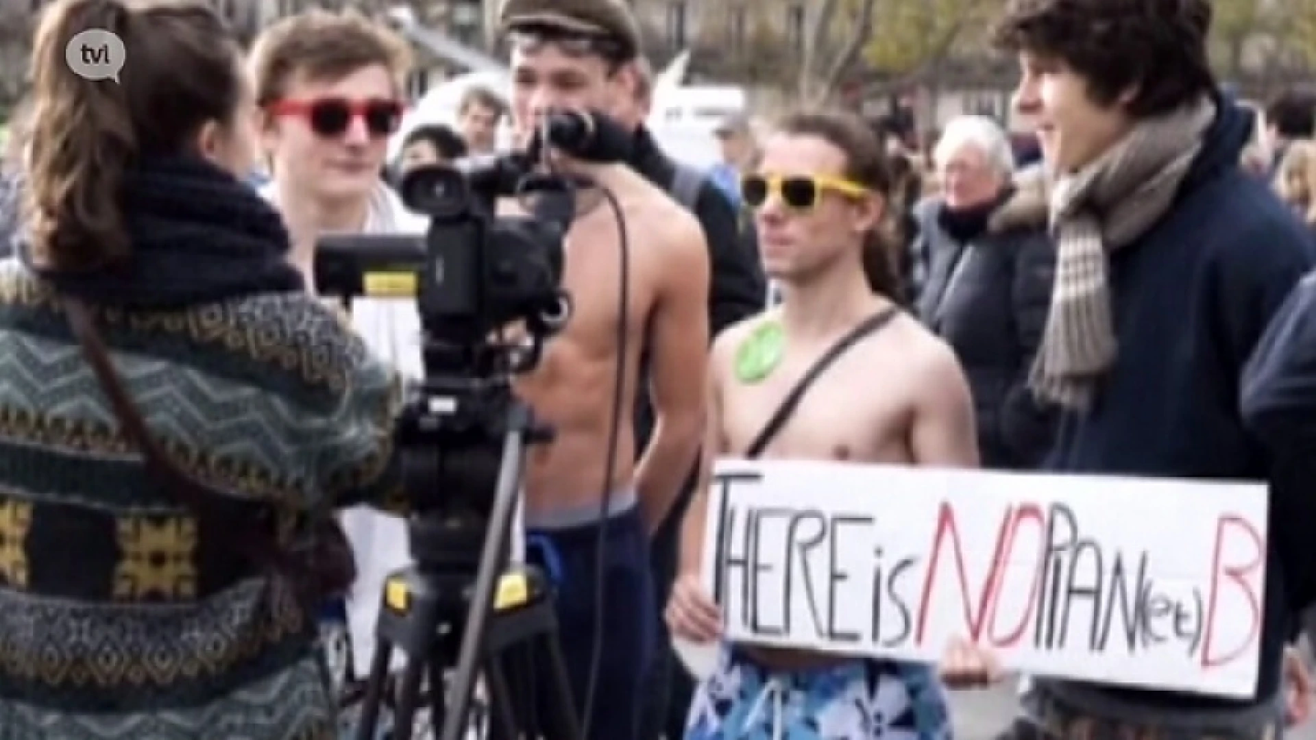 Alkenaar haalt wereldpers met ludiek protest tijdens klimaattop Parijs