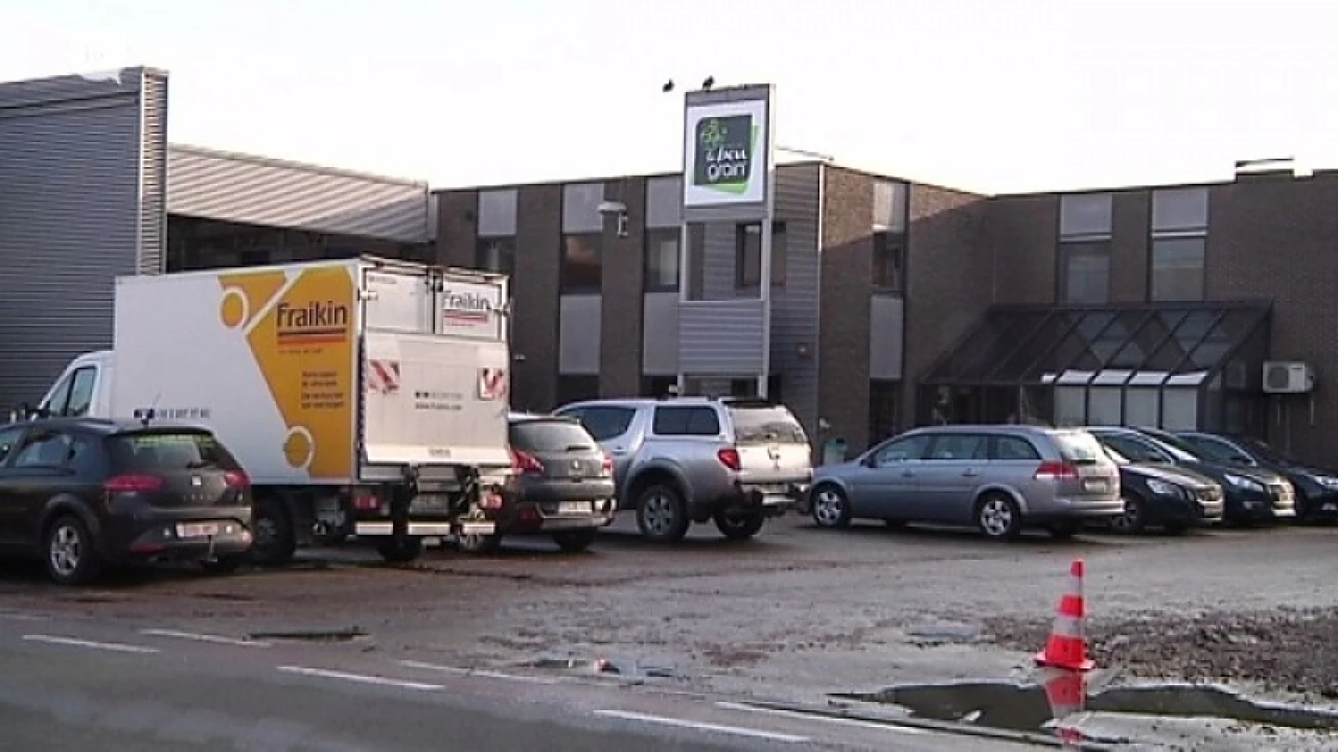 Honderden Limburgers op straat na faillissement LBG Bakeries