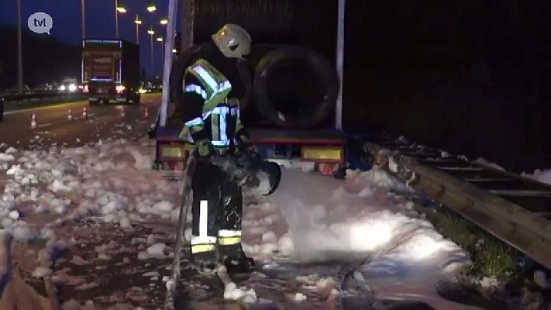 Lange file op E314 door brandende truck in Zonhoven
