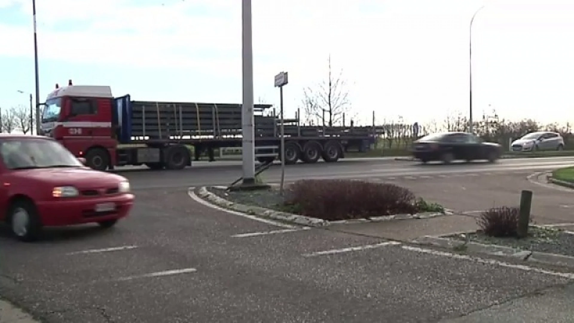 Zwart kruispunt in Diepenbeek krijgt verkeerslichten