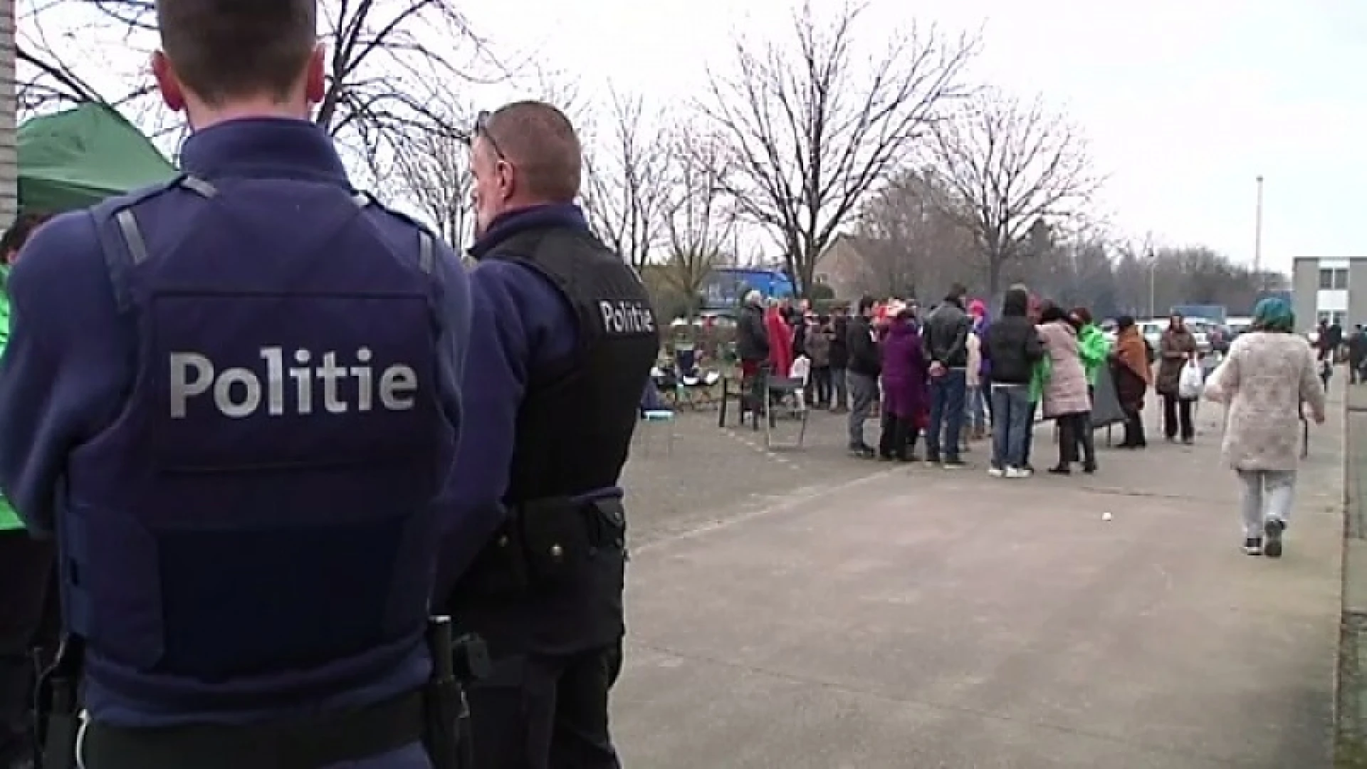 Politie moet directeur champigonkwekerij ontzetten voor woedende werknemers