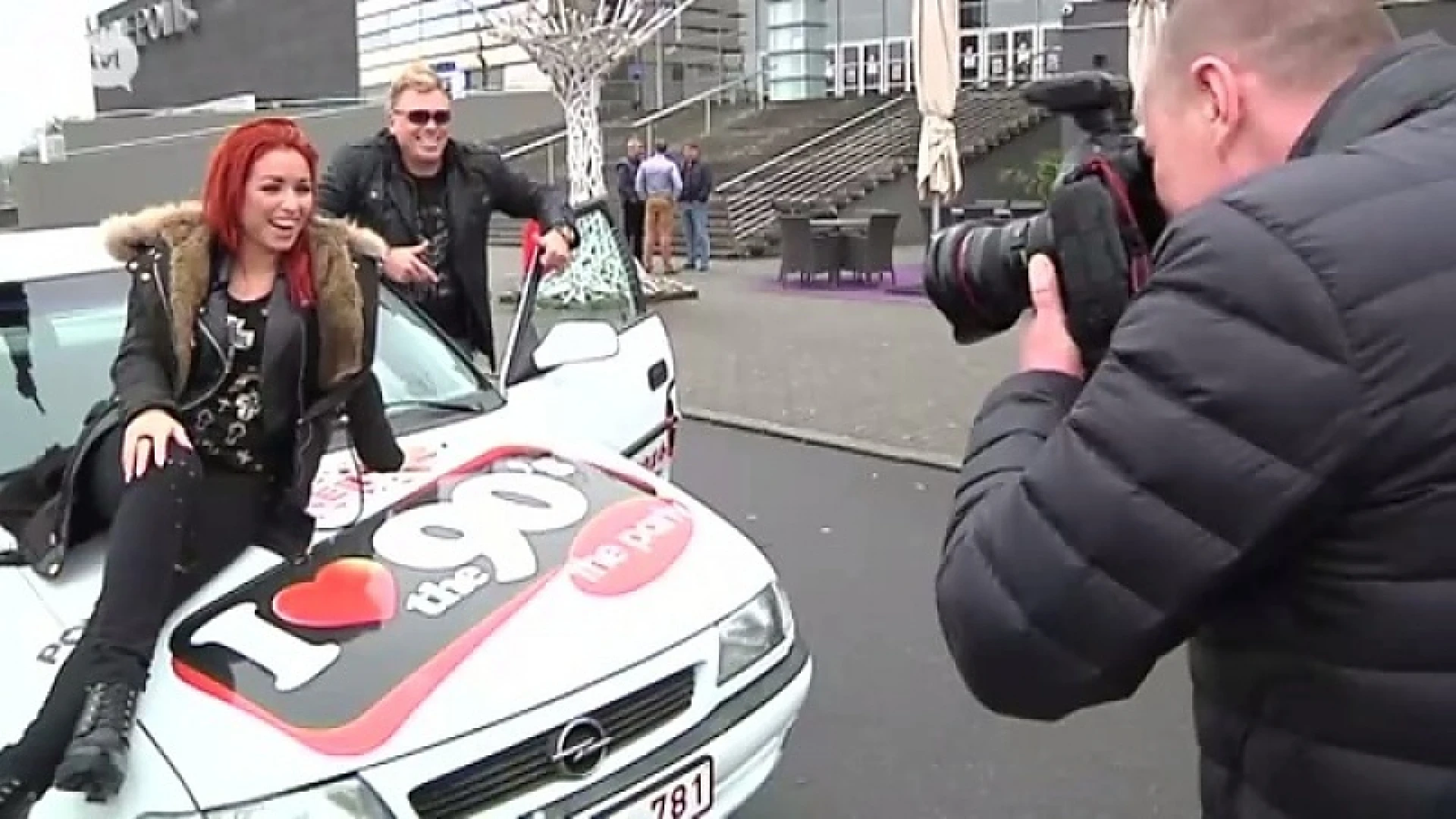 2 Fabiola viert 20-jarig bestaan op I love the 90''s.