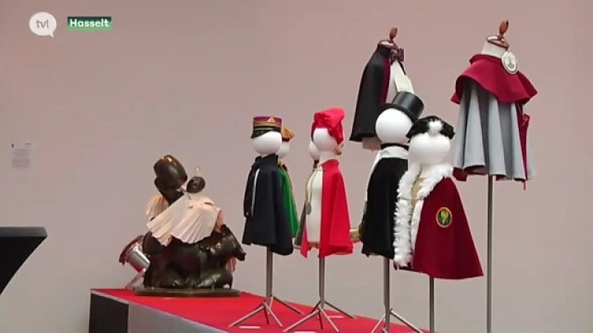 Jasjes van het Borrelmenneke te zien in Modemuseum