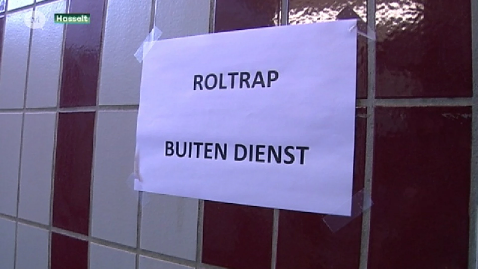 Roltrap aan het station van Hasselt opnieuw in panne