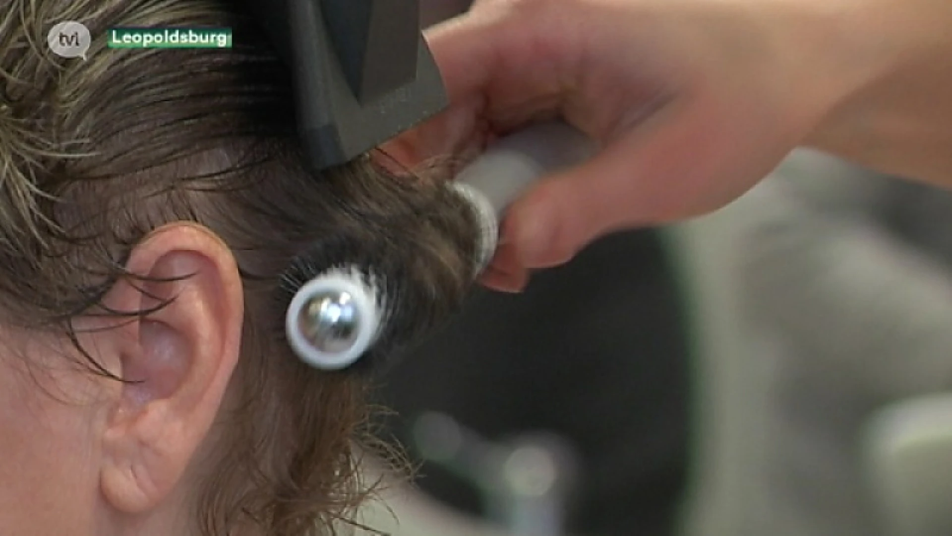 Leopoldsburg: leerlingen knippen 24 uur aan een stuk haren voor goede doel.