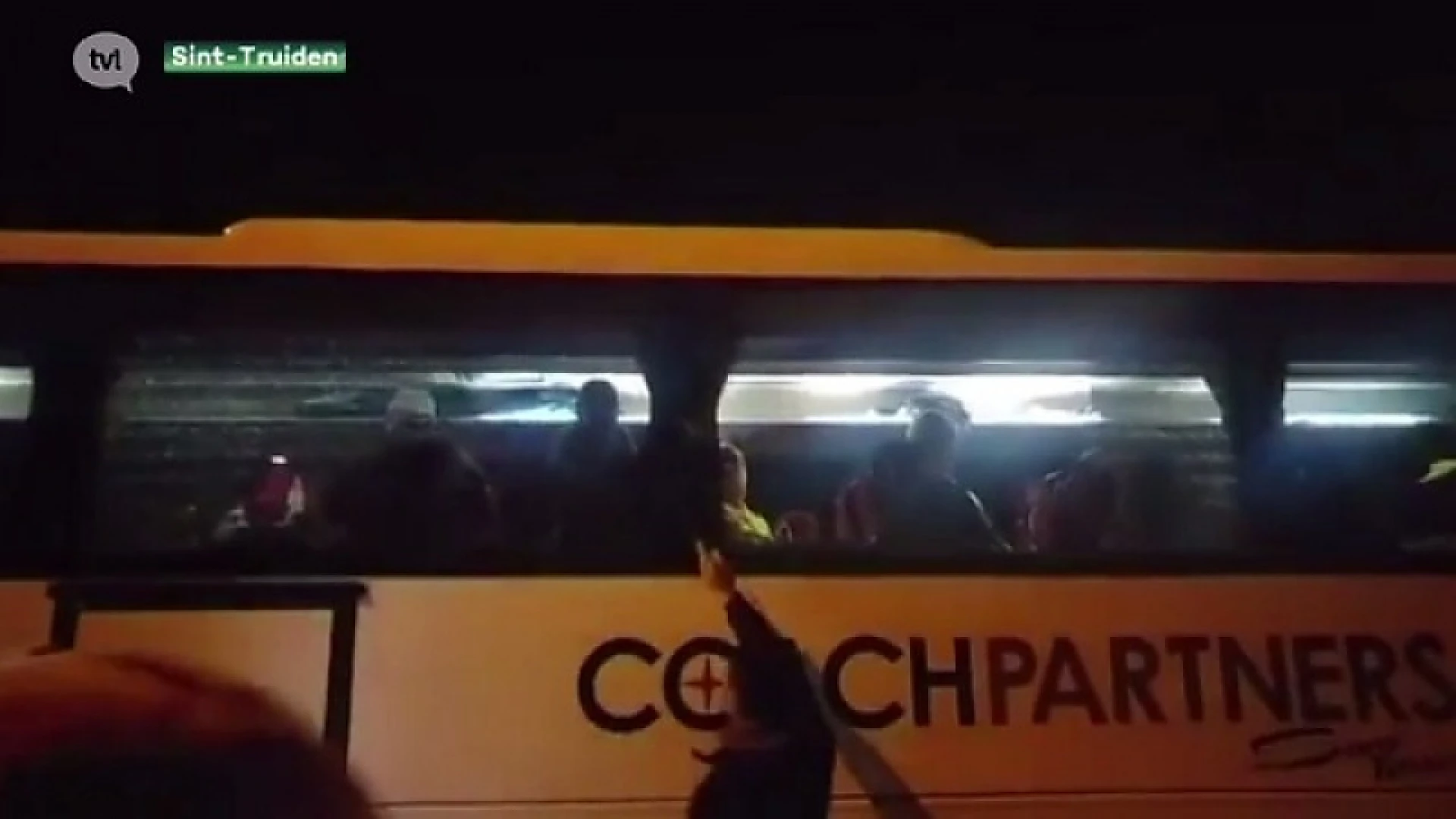Supportersbus Union bekogeld in Sint-Truiden
