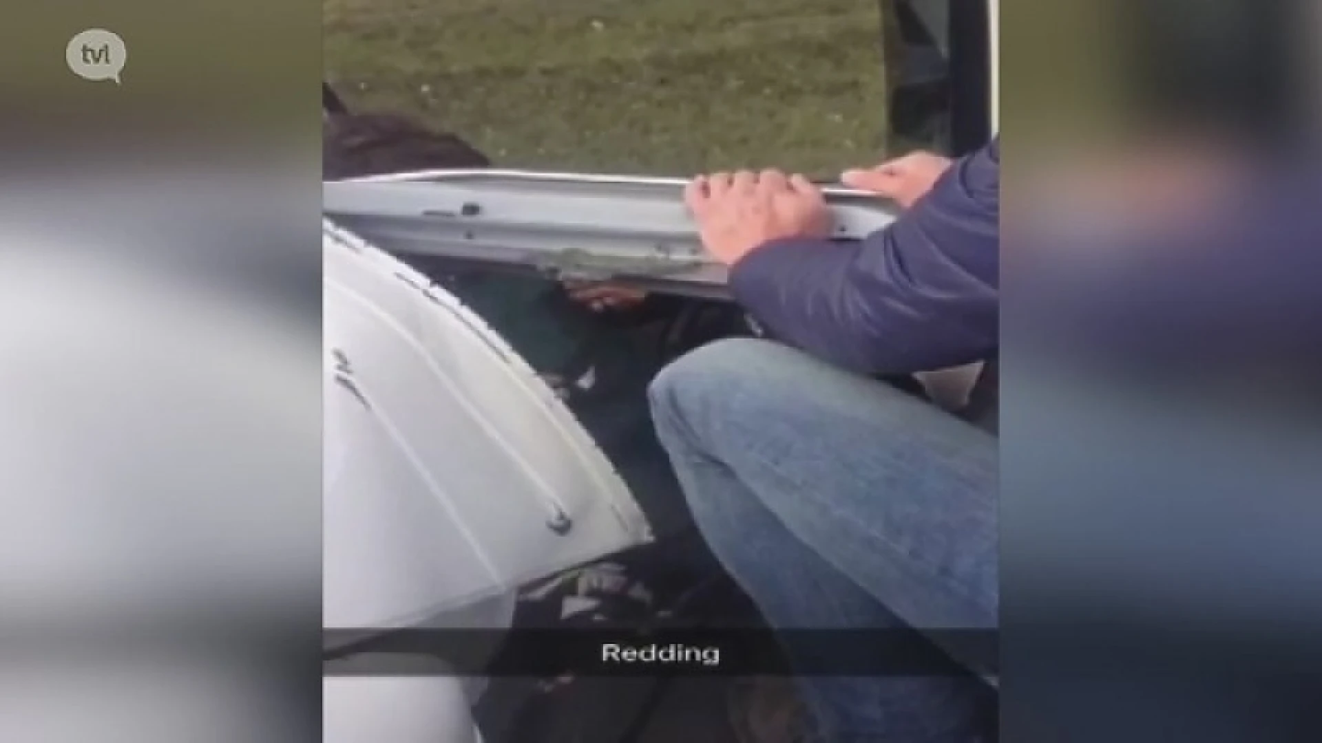 Getuigen van ongeval E314 bevrijden geknelde vrachtwagenchauffeur