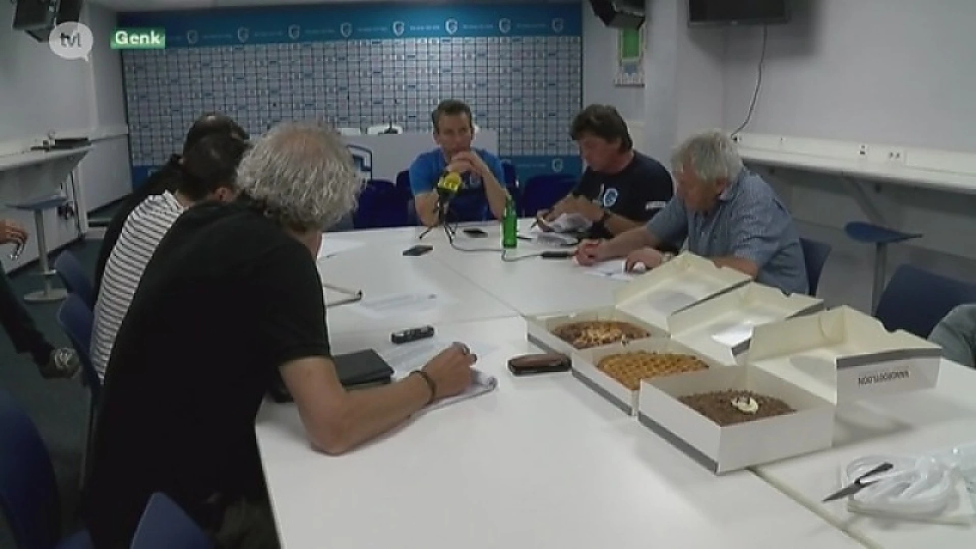 Stuivenberg trakteert journalisten op vlaai: "Heel lang seizoen graag afsluiten met een prijs."