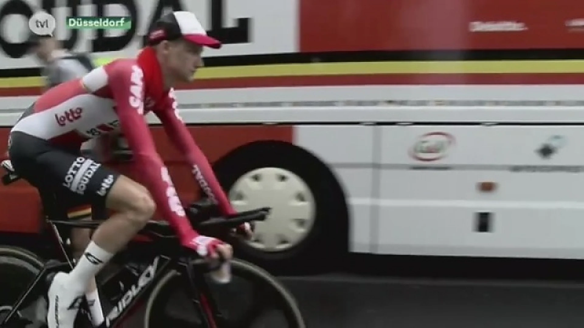 In het spoor van Tim Wellens bij de Tourstart in Düsseldorf