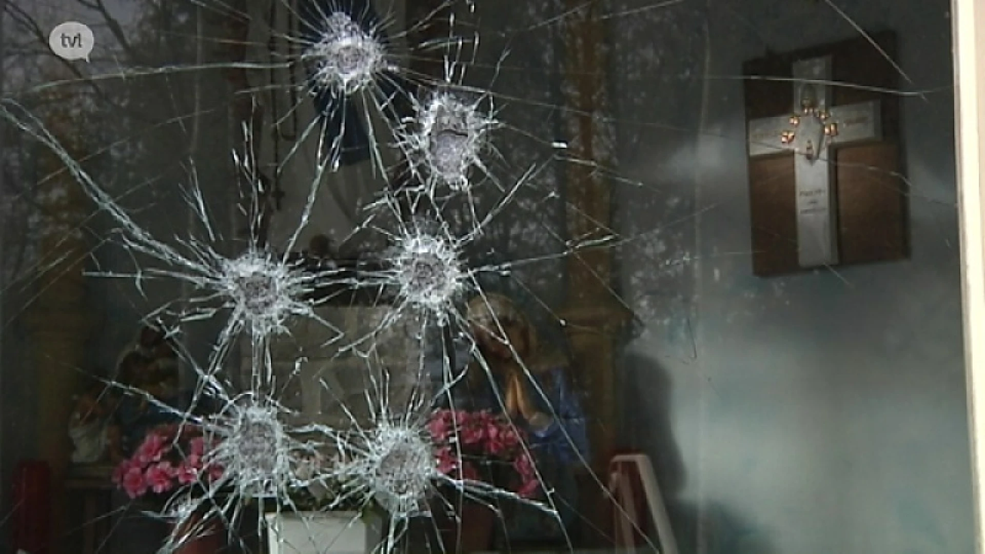 Satanist moedermoord krijgt 1 jaar cel voor vandalisme