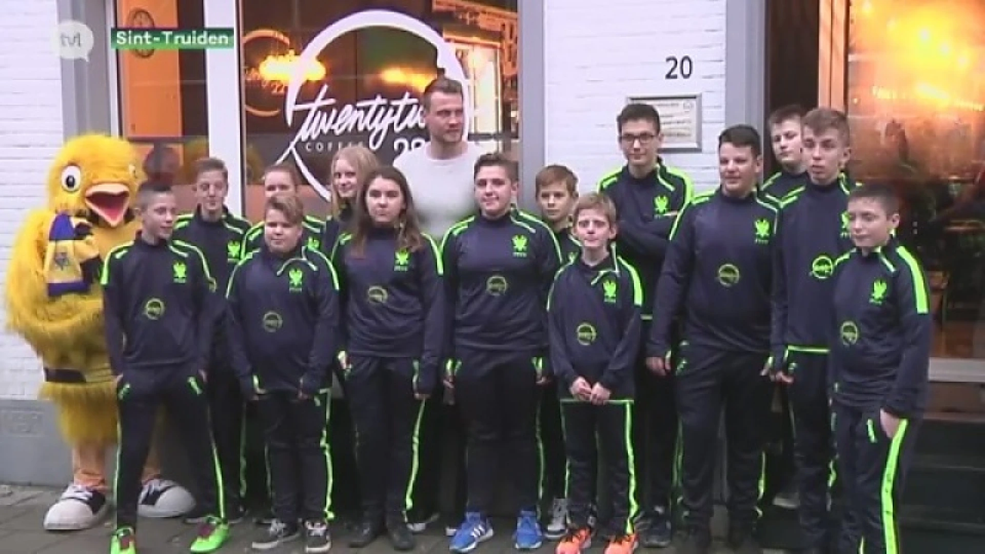 Simon Mignolet bedankt zijn ballenjongens