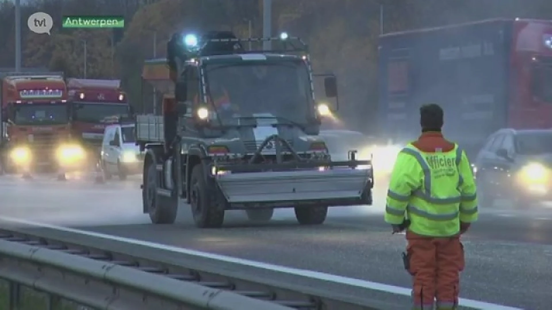 Ladingverlies Essers zorgt voor enorme verkeershinder op grote ring in Antwerpen