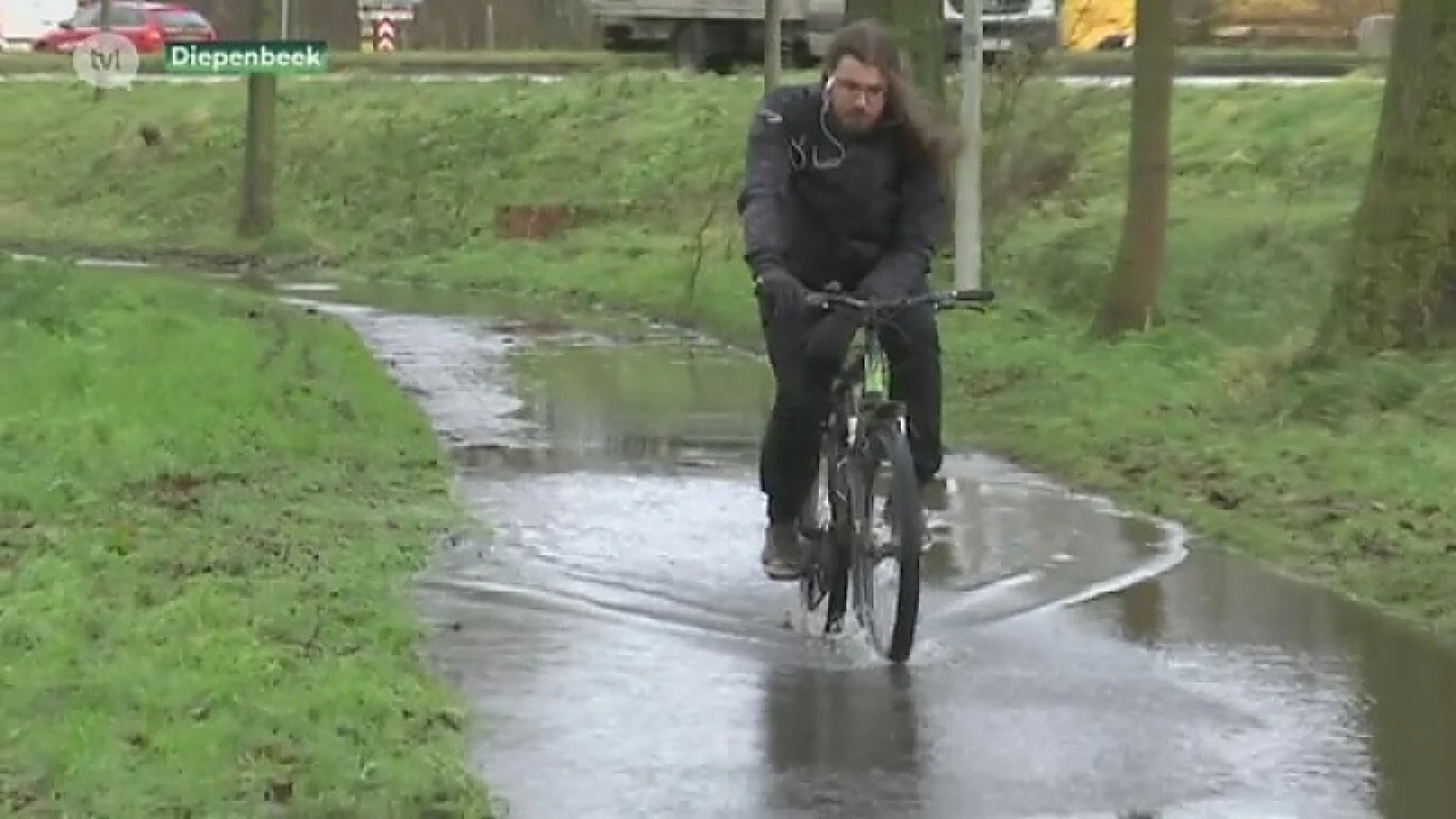 Fietsen door het water is geen toeristische attractie voor studenten Universiteit Hasselt