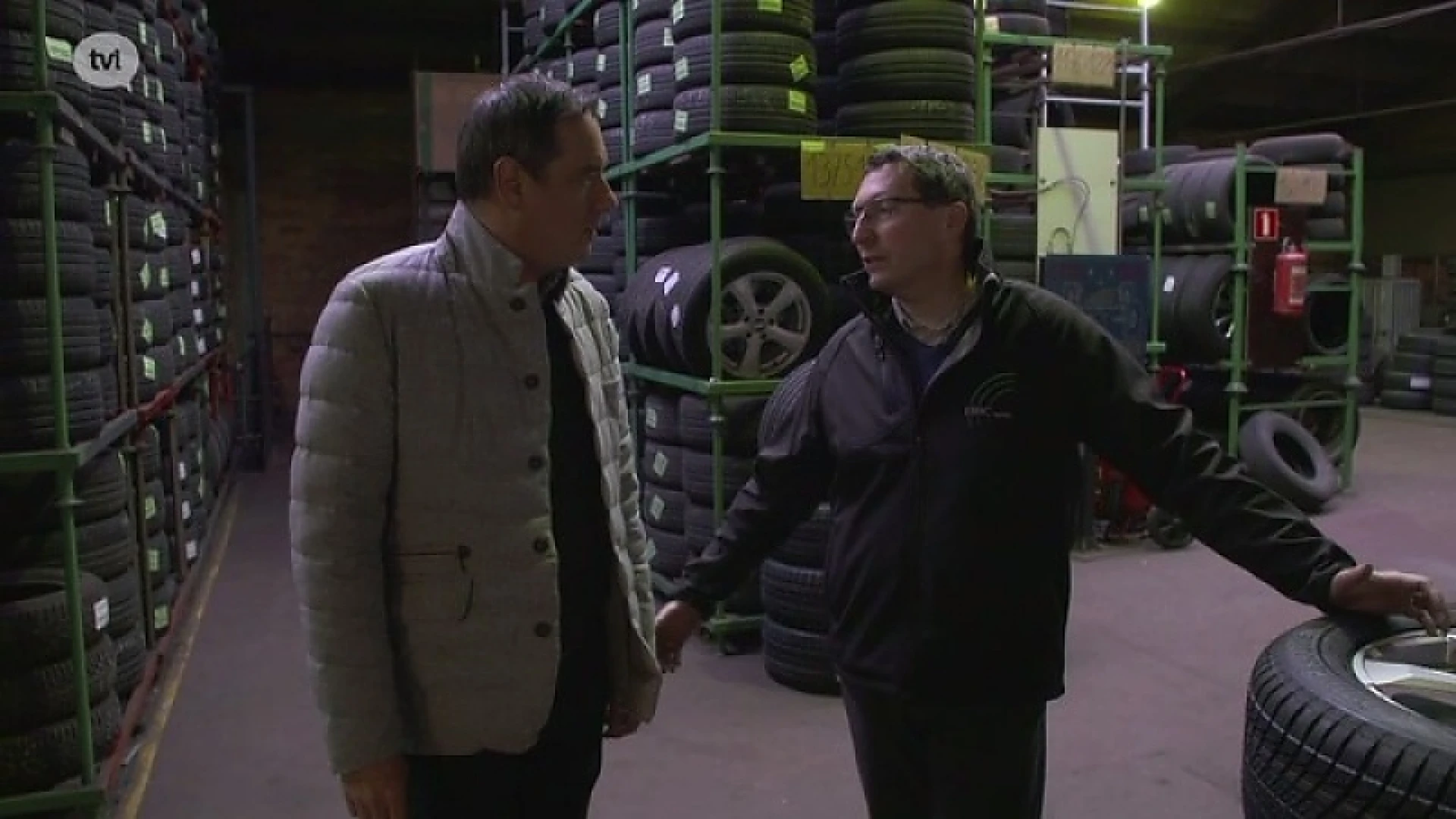 IN DE BUURT - Autosalon 1