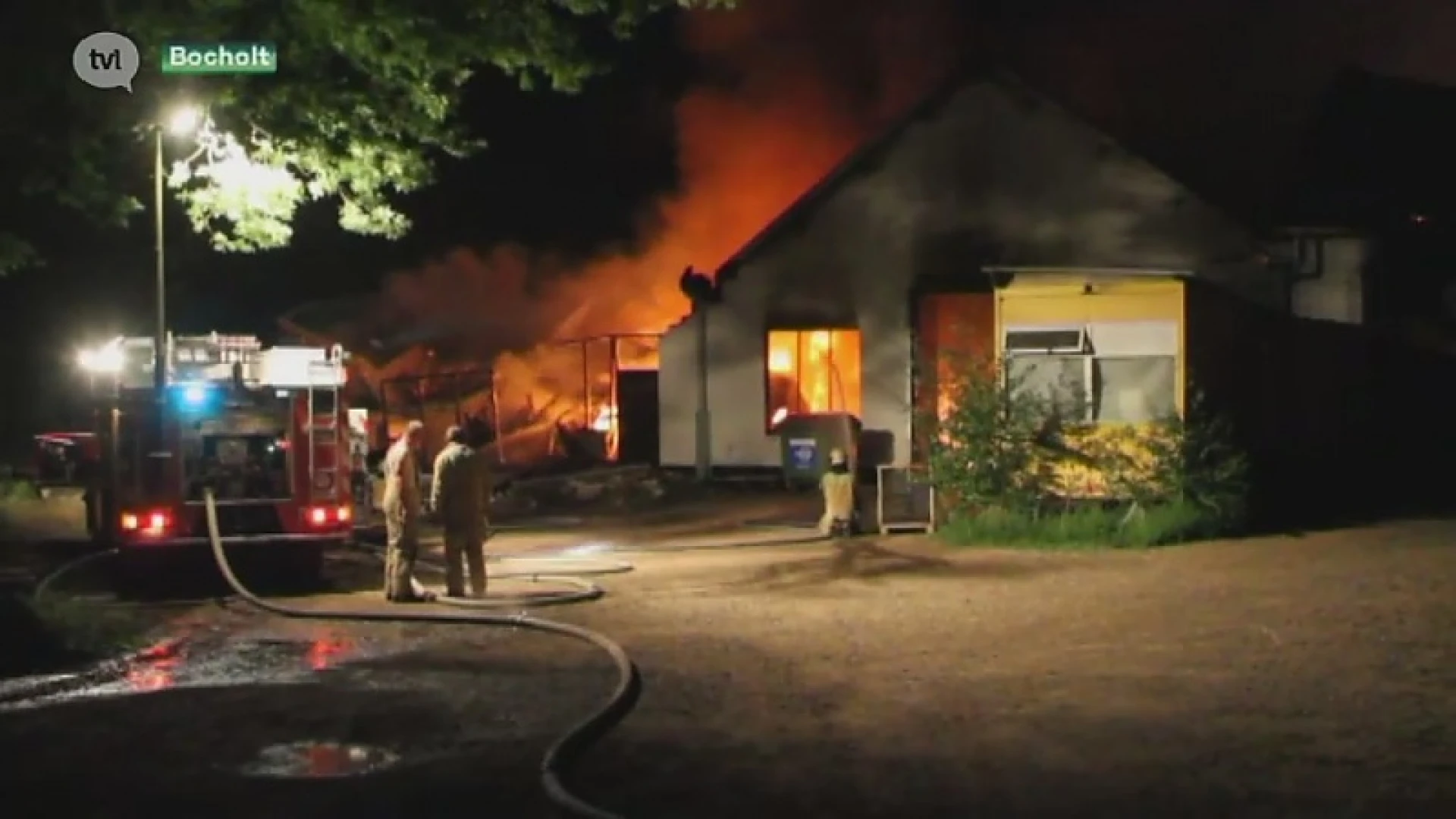 Brand verwoest drie bedrijfsgebouwen in Bocholt