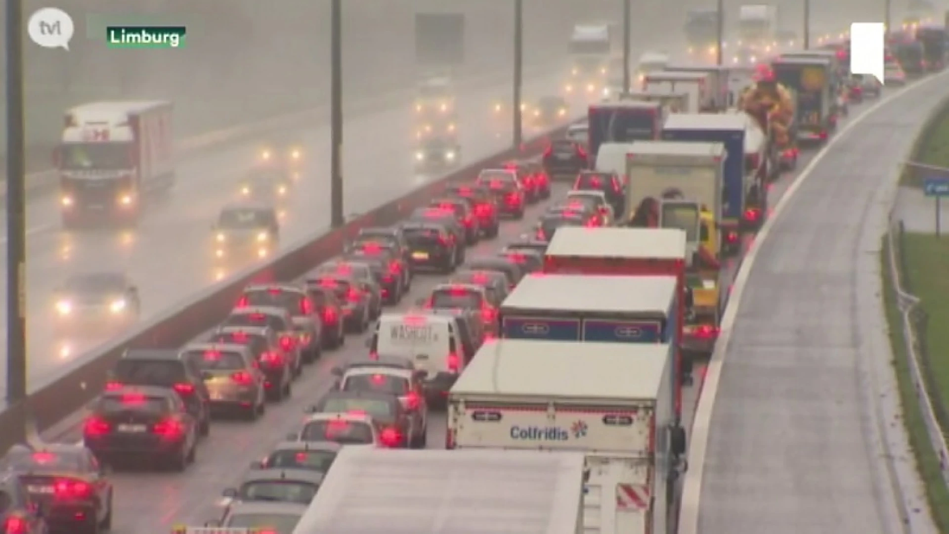 VOKA pleit voor twee maal vier rijstroken op Limburgse snelwegen