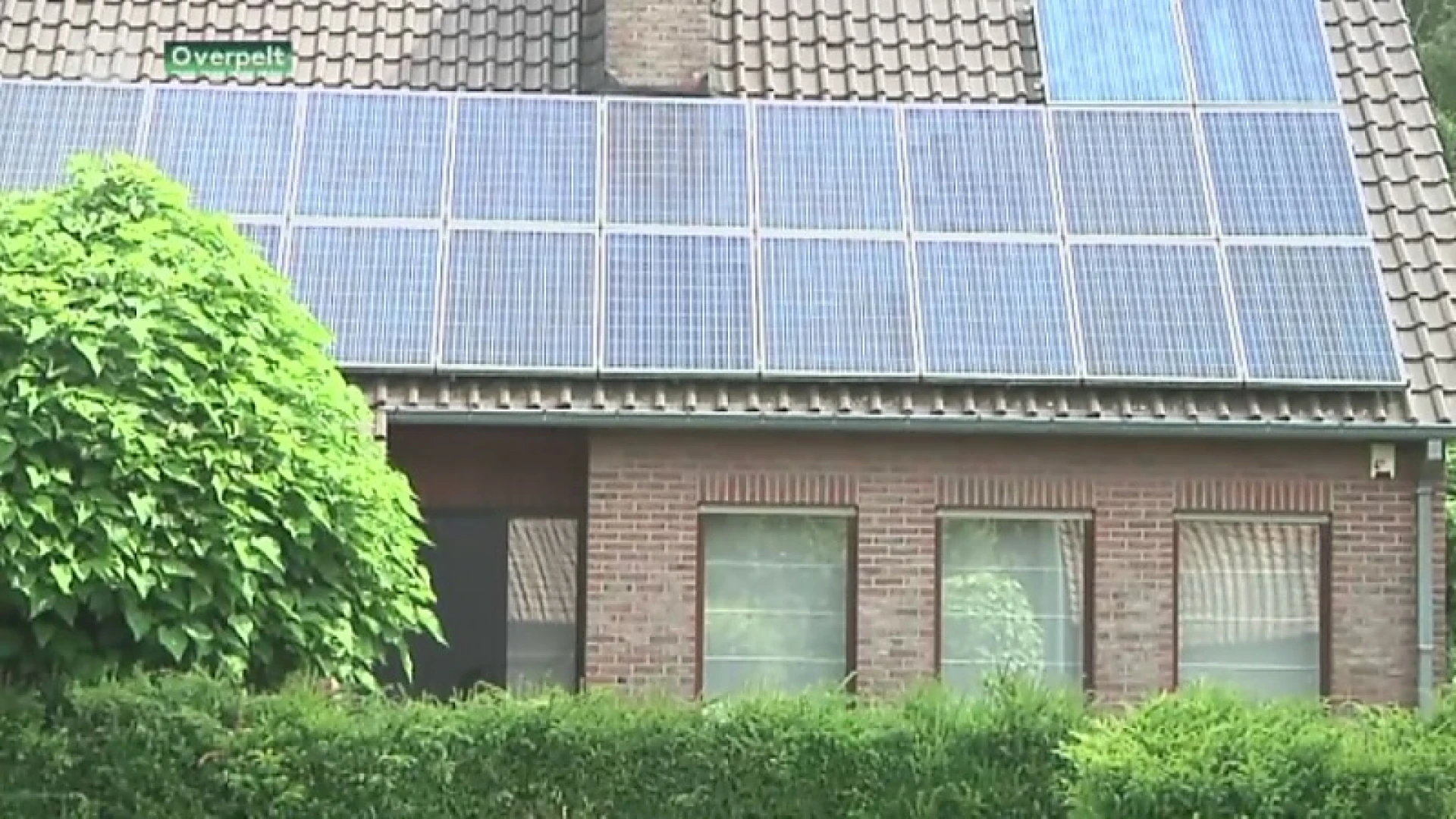 Overpelt in koppeleton van zonnepanelen