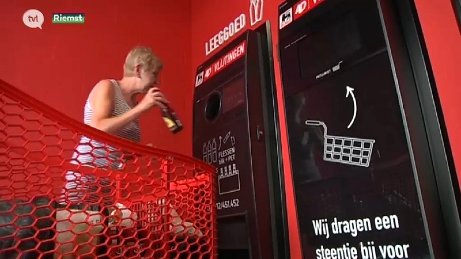Eerste recyclagewand in het land staat in supermarkt in Riemst