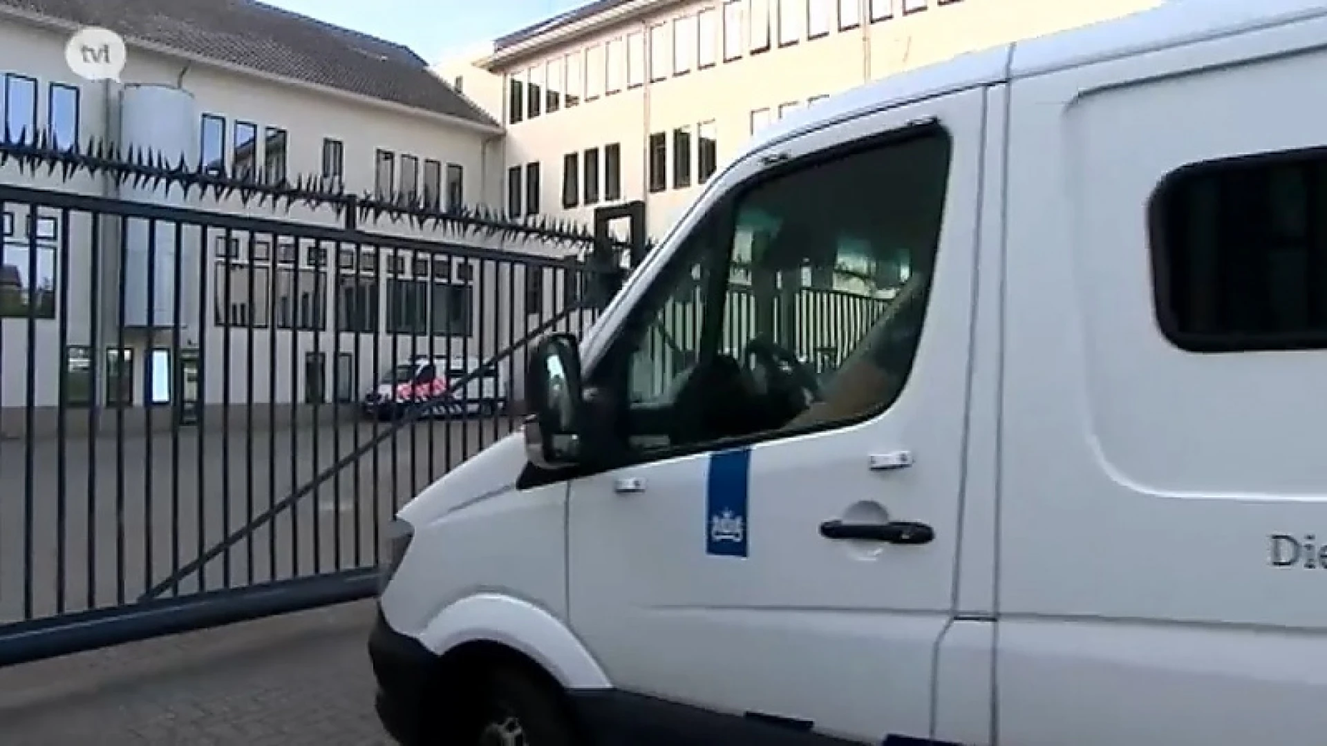 Jos Brech voorgeleid in Nederland