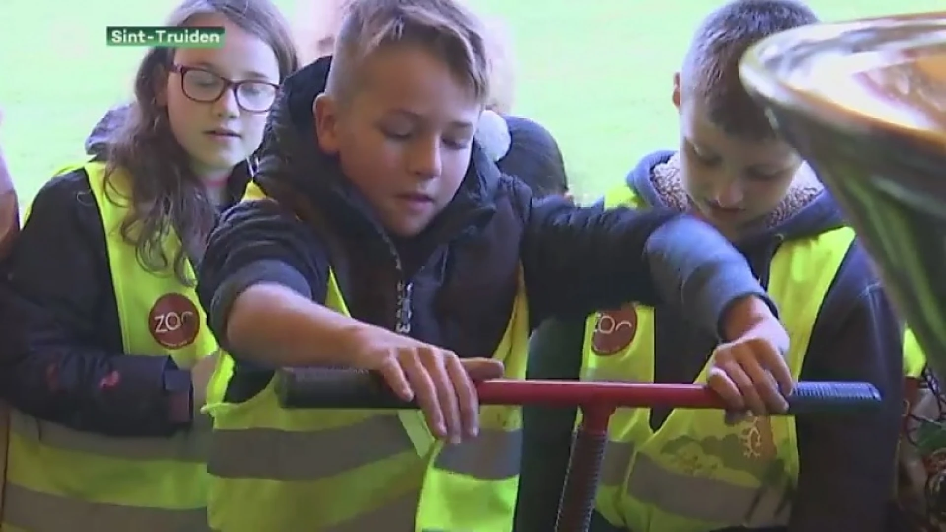 Jongeren leren zelf appelsap maken tijdens Fruit-Doe-Dagen in Sint-Truiden