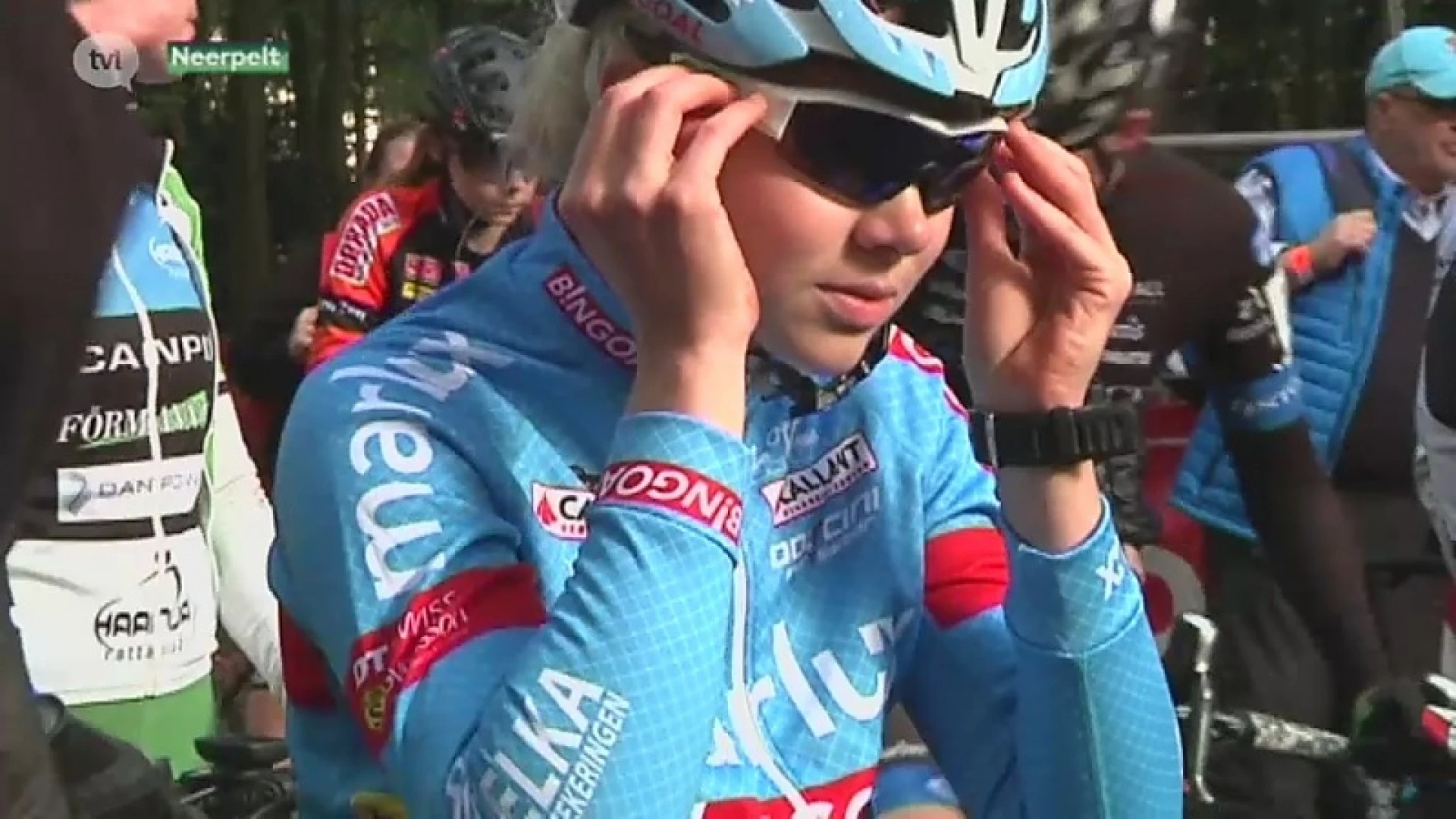 Laura Verdonschot rijdt naar podium in GP van Neerpelt