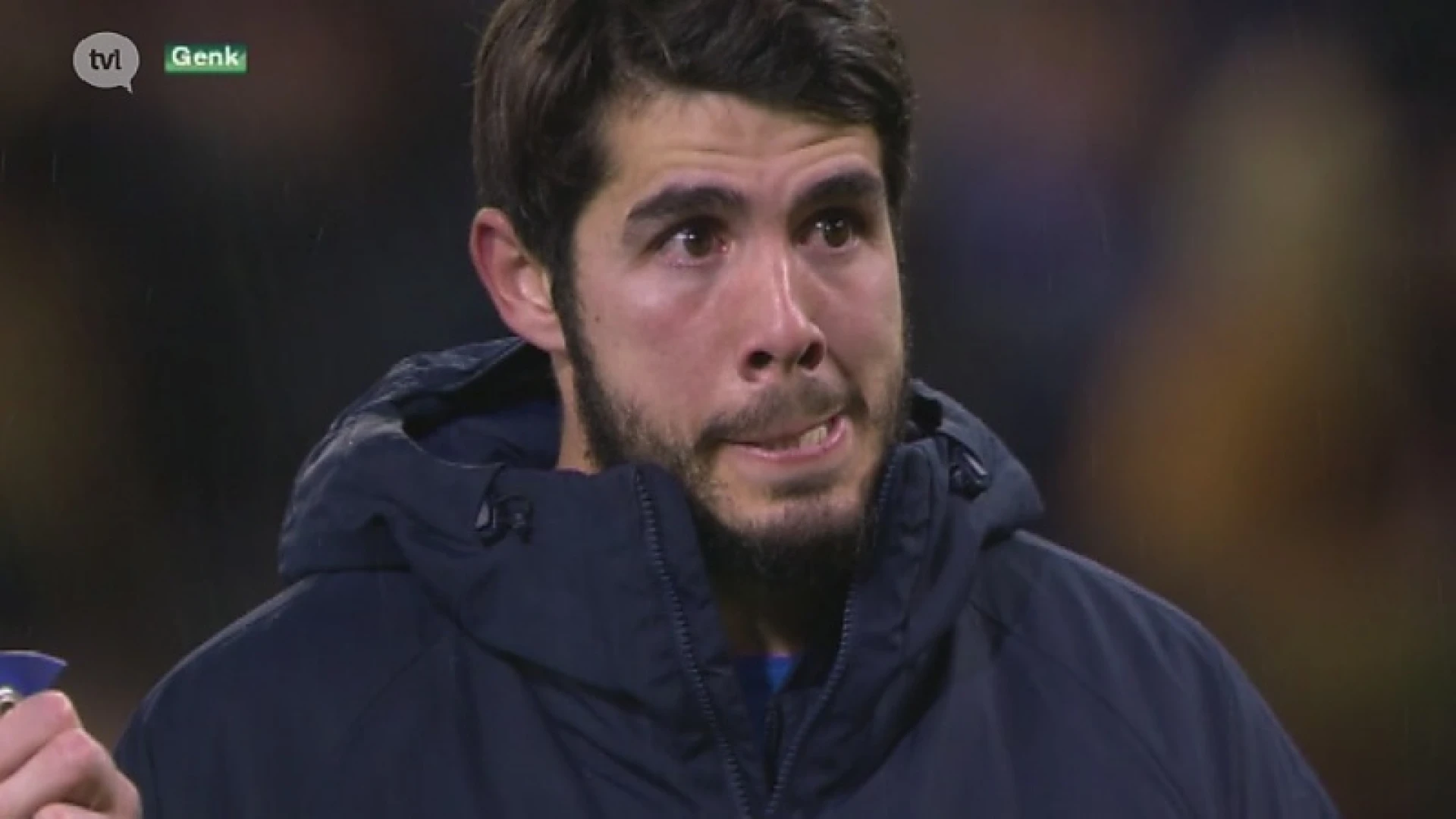 Pozuelo stapt naar de rechter om weg te kunnen bij Racing Genk