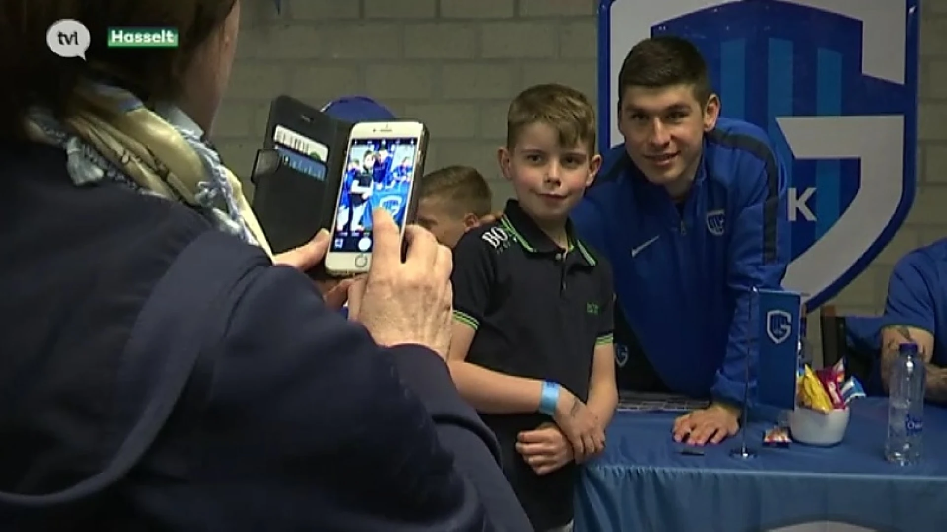 Ruslan Malinovskyi en spelersgroep zetten zorgen opzij tijdens fandag