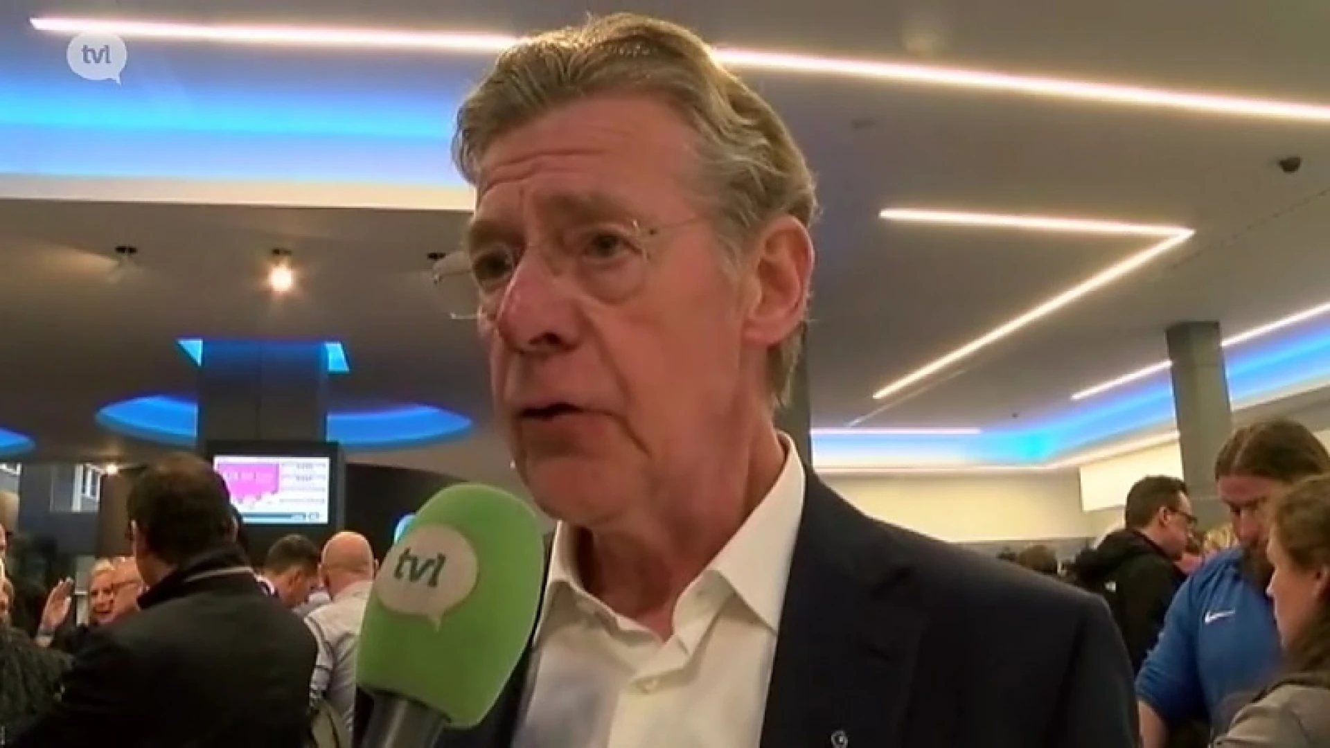 Erevoorzitter Jos Vaessen: "Denk dat we nu wel klaar zijn om te bevestigen."