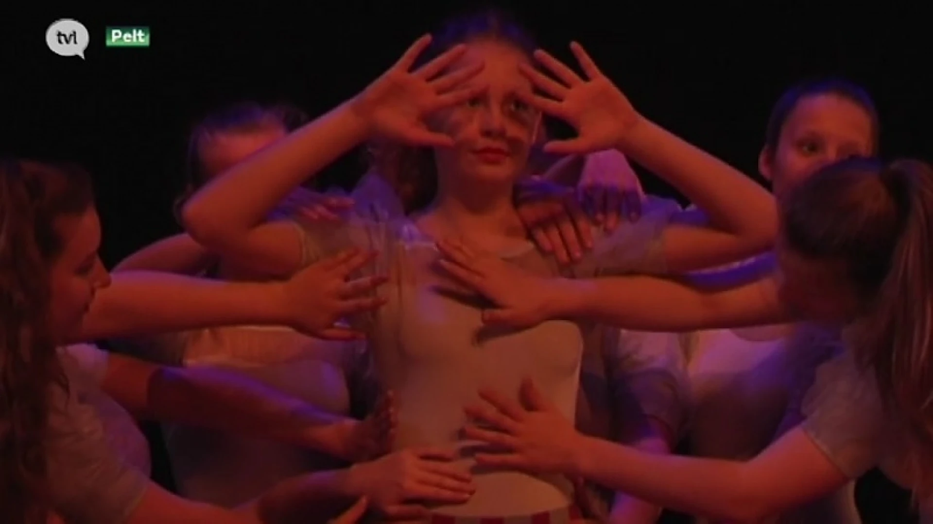 Dansgroep Imago Tijl repeteert voor 31ste grote dansshow