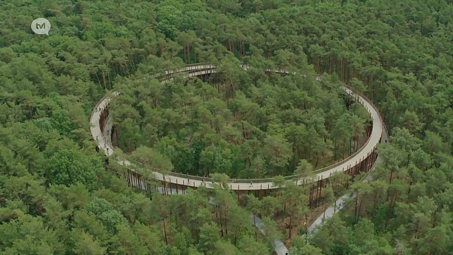 Mooie dronebeelden van Fietsen Door De Bomen