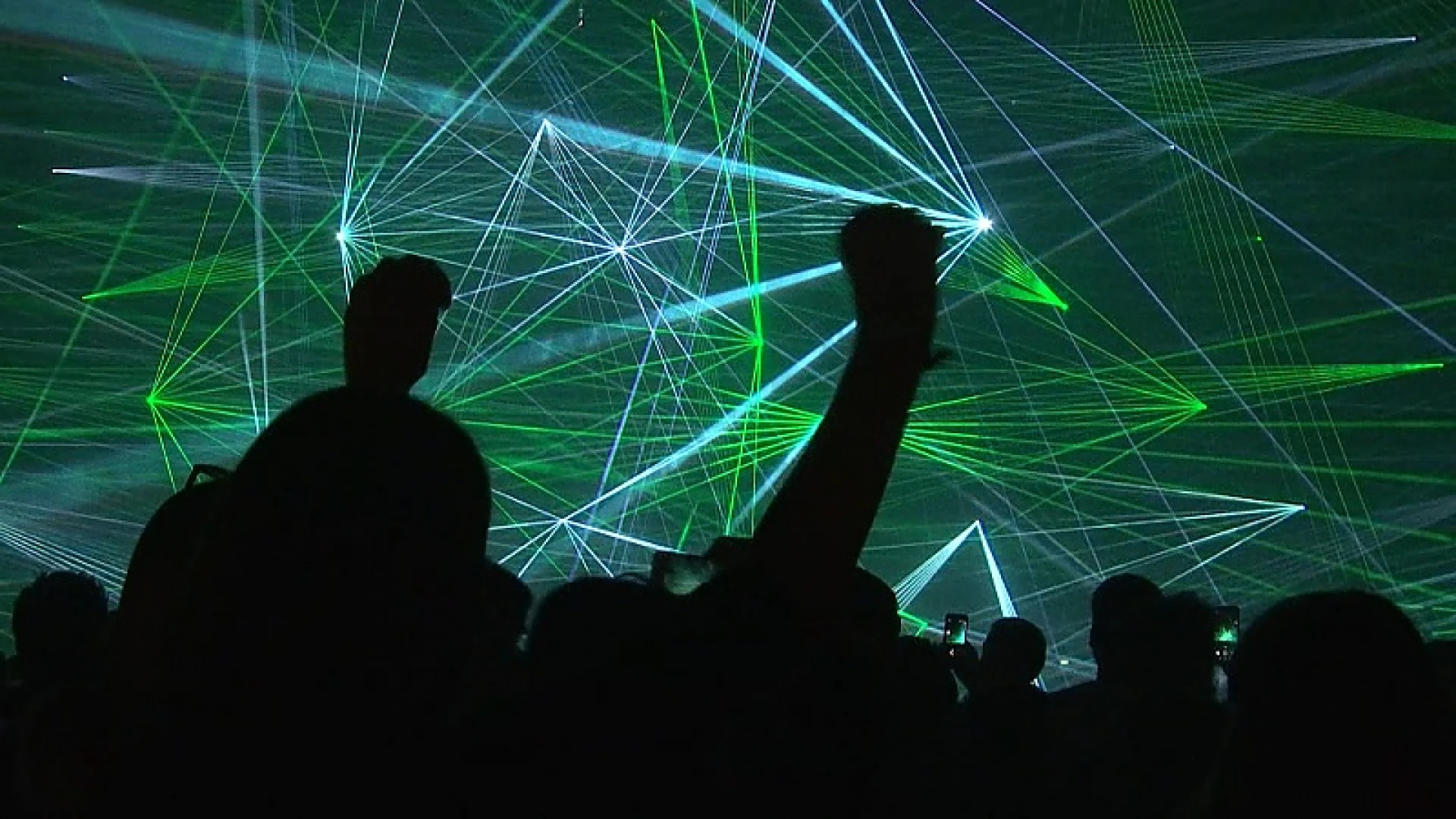 Veel sfeer op eerste avond Pukkelpop met 320 laserstralen in Boiler