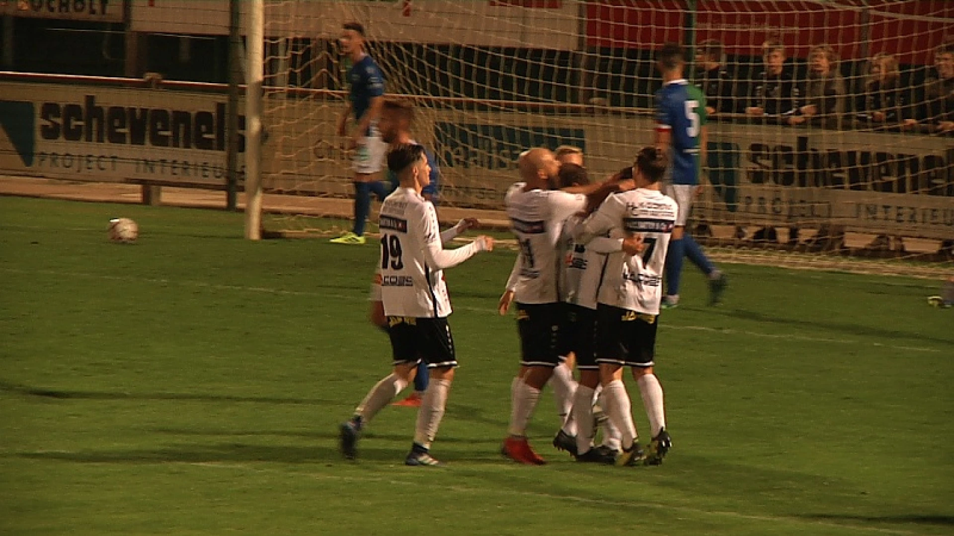 Bocholt pakt overtuigend de leiding na 3-0-zege tegen Tienen