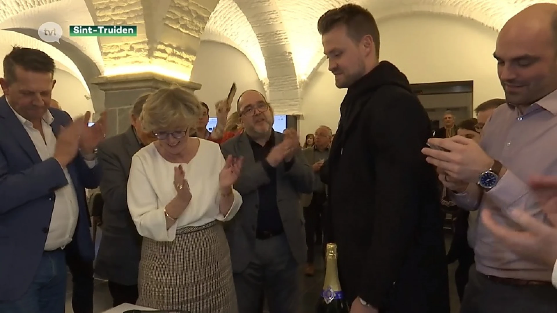 Simon Mignolet gehuldigd