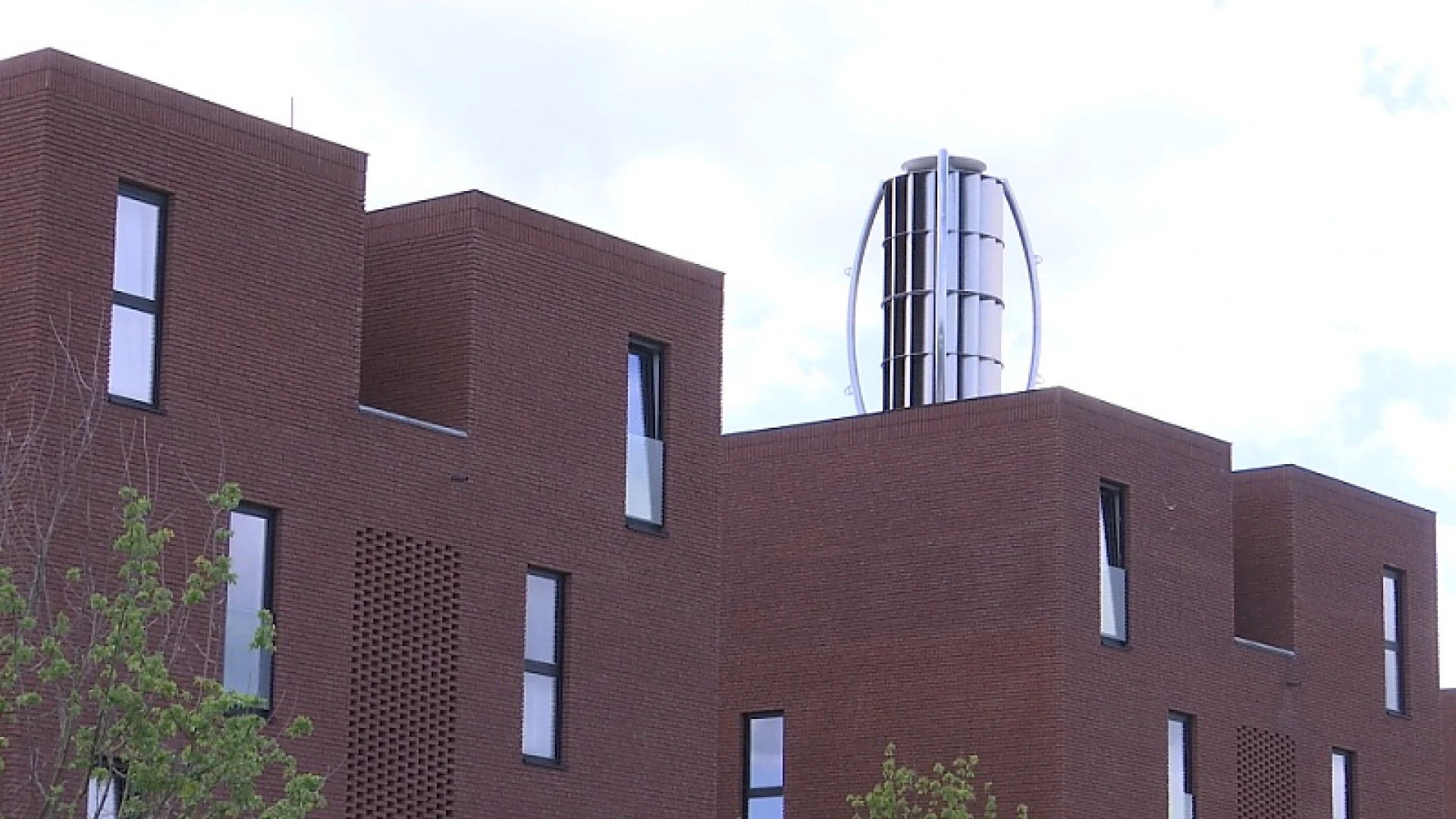Windturbine op sociale woningen in Kuringen is primeur voor Vlaanderen