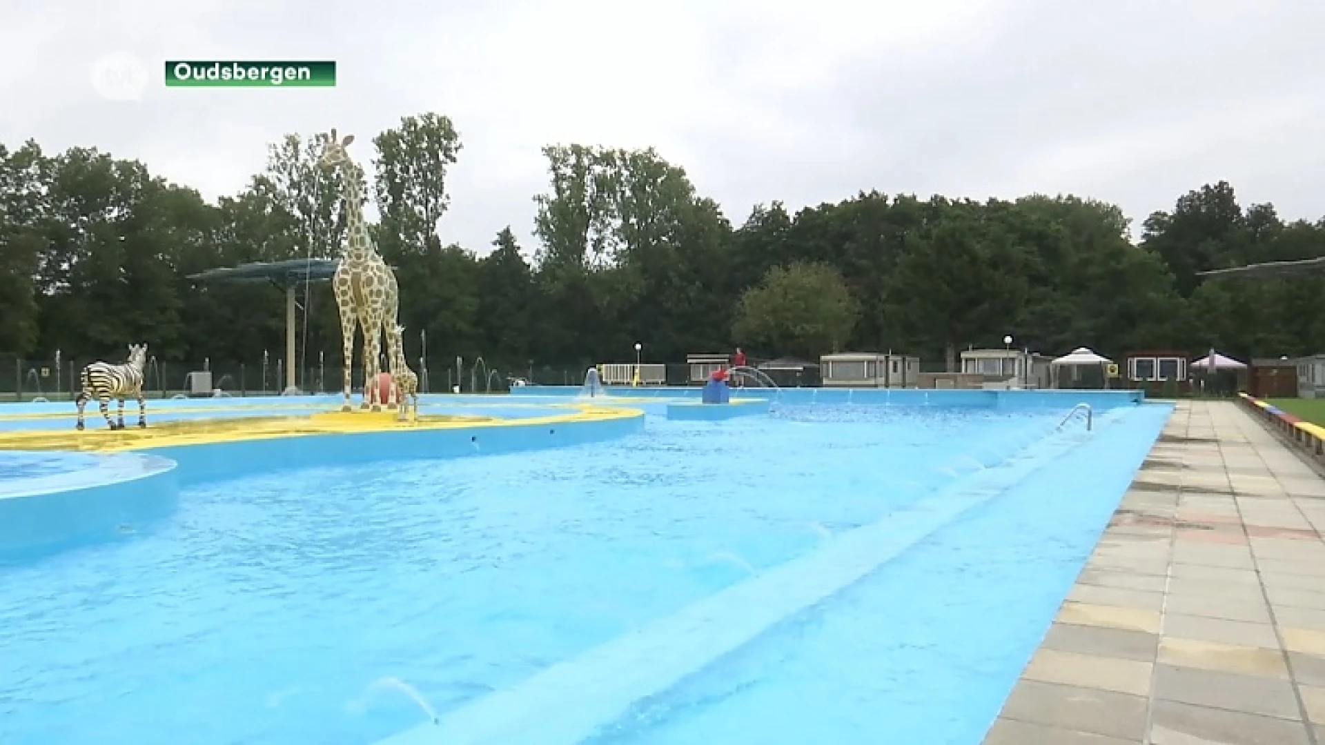 Openluchtzwembaden terug open, maar blijven leeg door slecht weer
