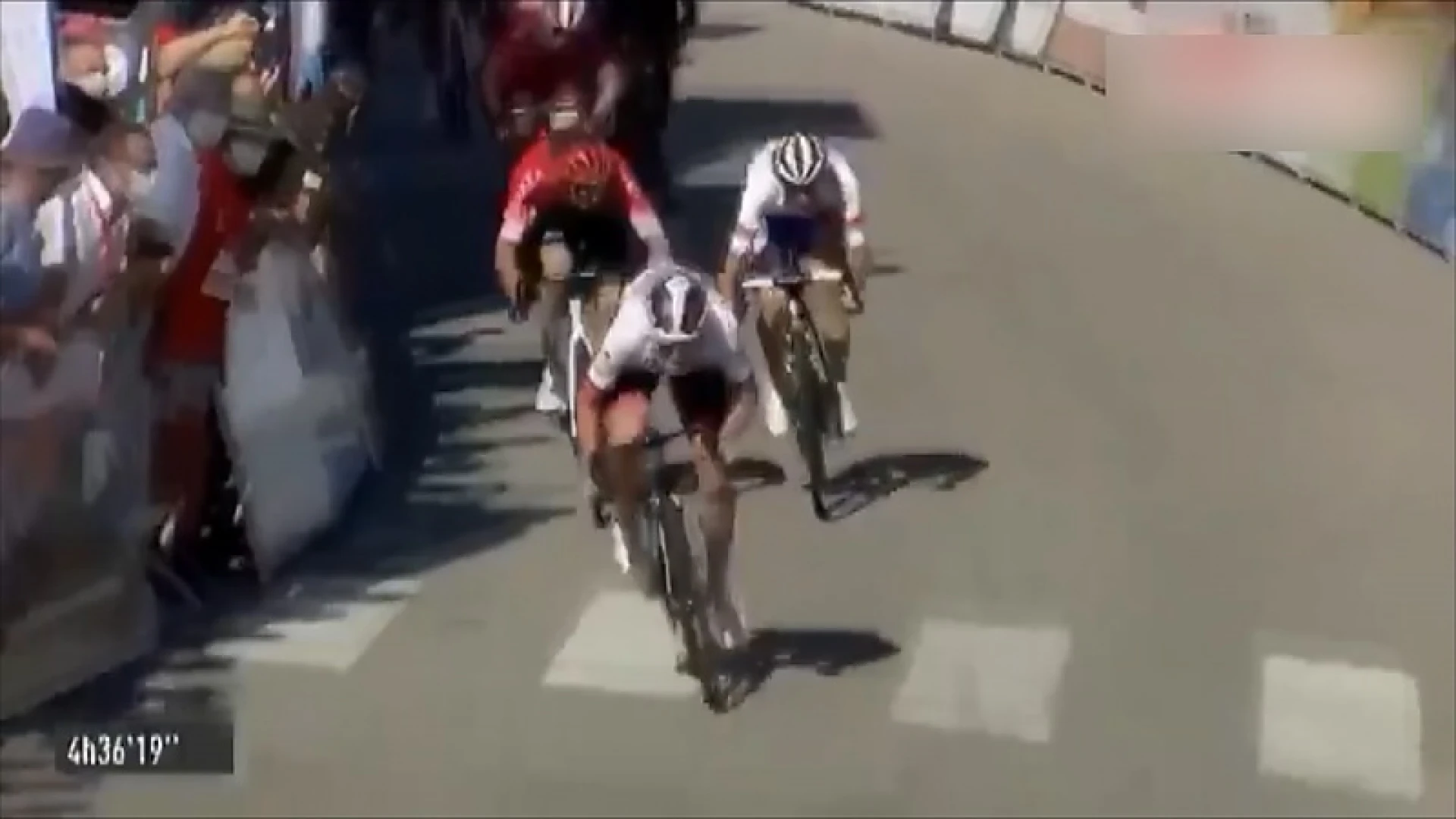 Jasper Philipsen wint etappe in Tour du Limousin