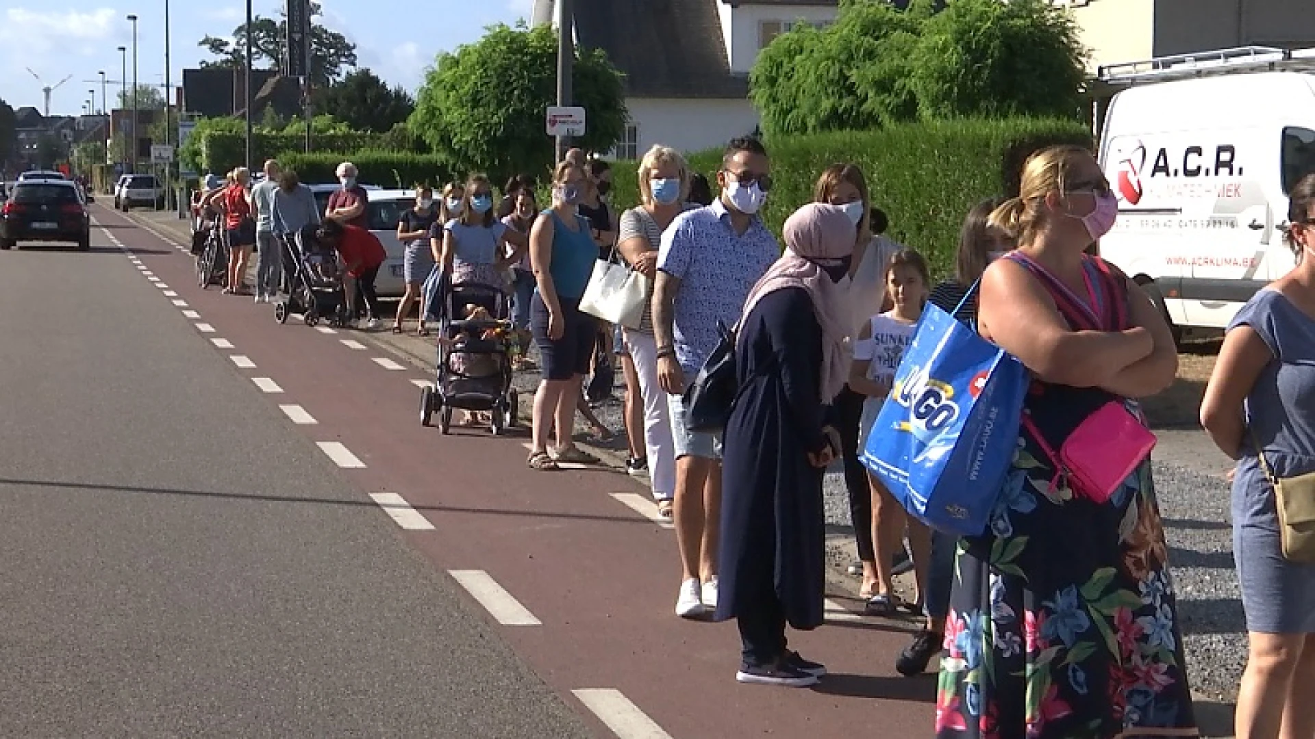 Uitverkoop bij failliete Brantano zorgt voor overrompeling, politie sluit winkels in Genk en Lommel