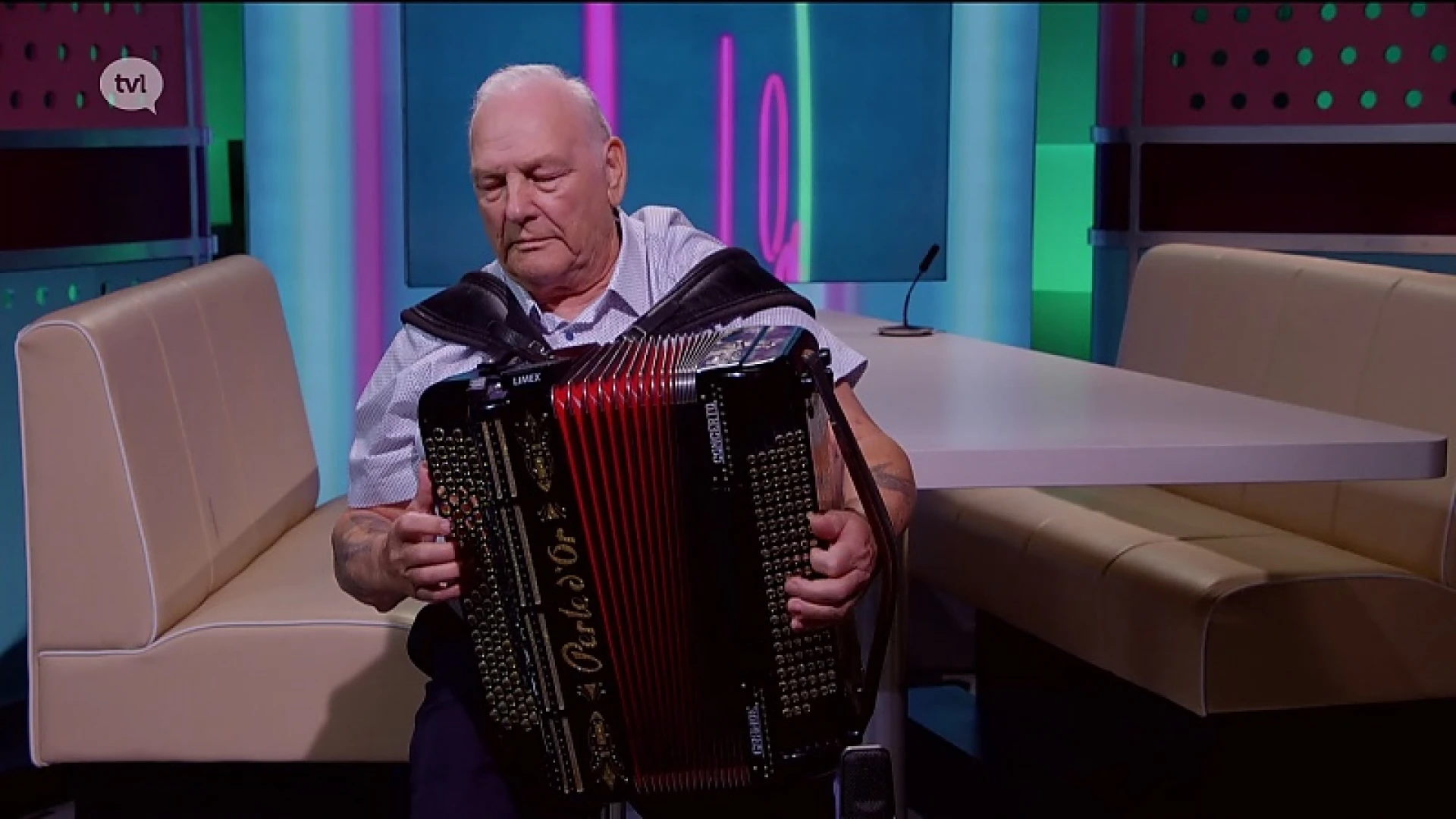 Roger Pluymers speelt al bijna 70 jaar accordeon