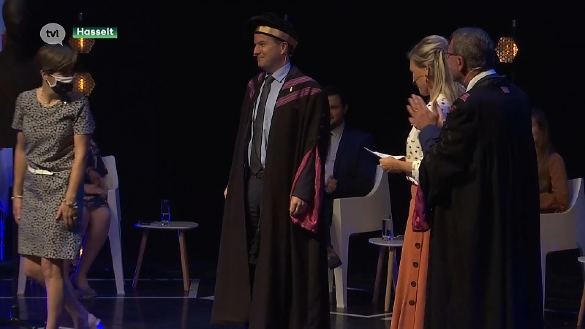 Universiteit Hasselt roept studenten op om corona-adviezen Veiligheidsraad niet te volgen