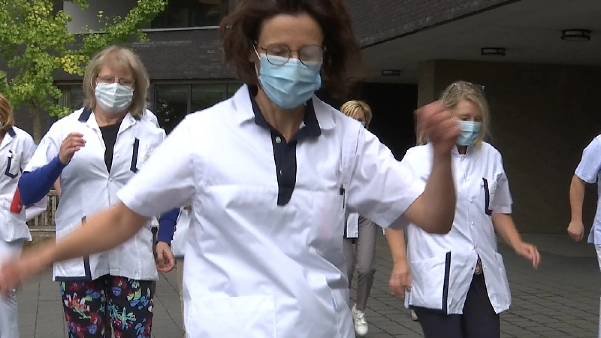 Bilzers woonzorgcentrum doet Jerusalema challenge om bewoners hart onder de riem te steken