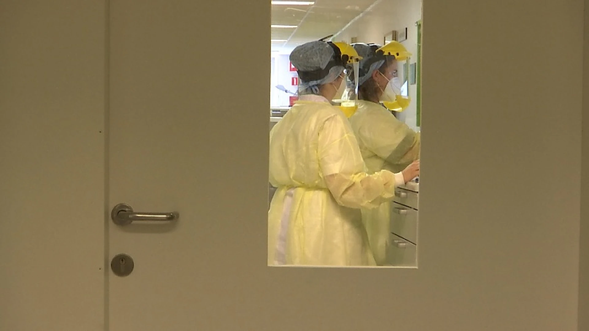 Solidair in strijd tegen corona: studenten verpleegkunde tijdens vakantie aan de slag in Jessa ziekenhuis